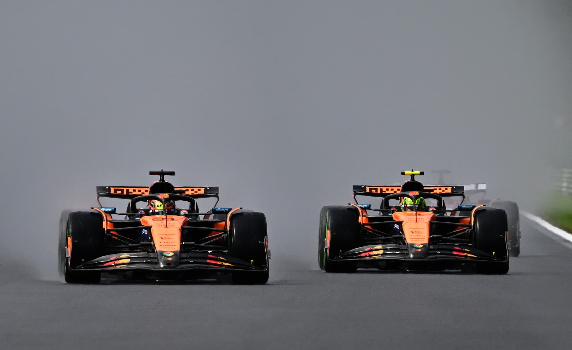 F1: Oba McLareny miały drobny problem z baterią na początku GP Belgii