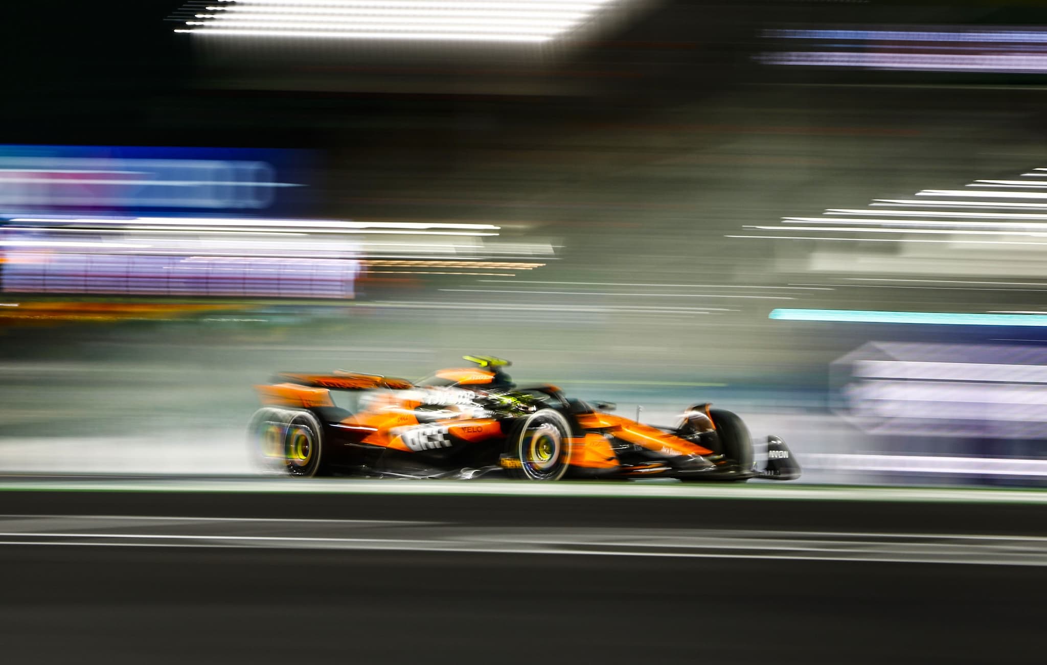 Norris najlepszy w kwalifikacjach do sprintu F1! Russell przedzielił McLareny