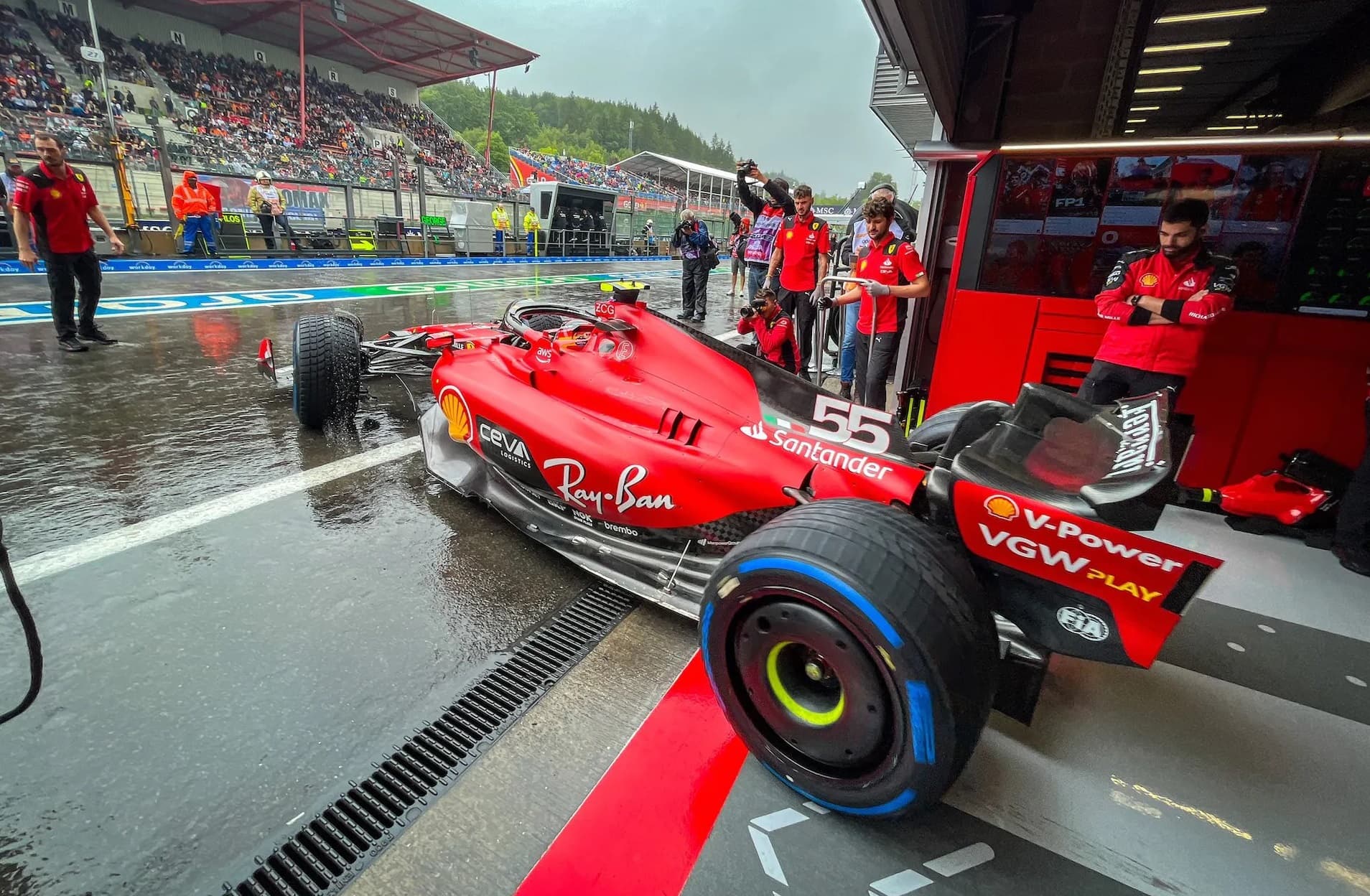 FP1: Sainz przed duetem McLarena, Zhou i Sargeant z przygodami