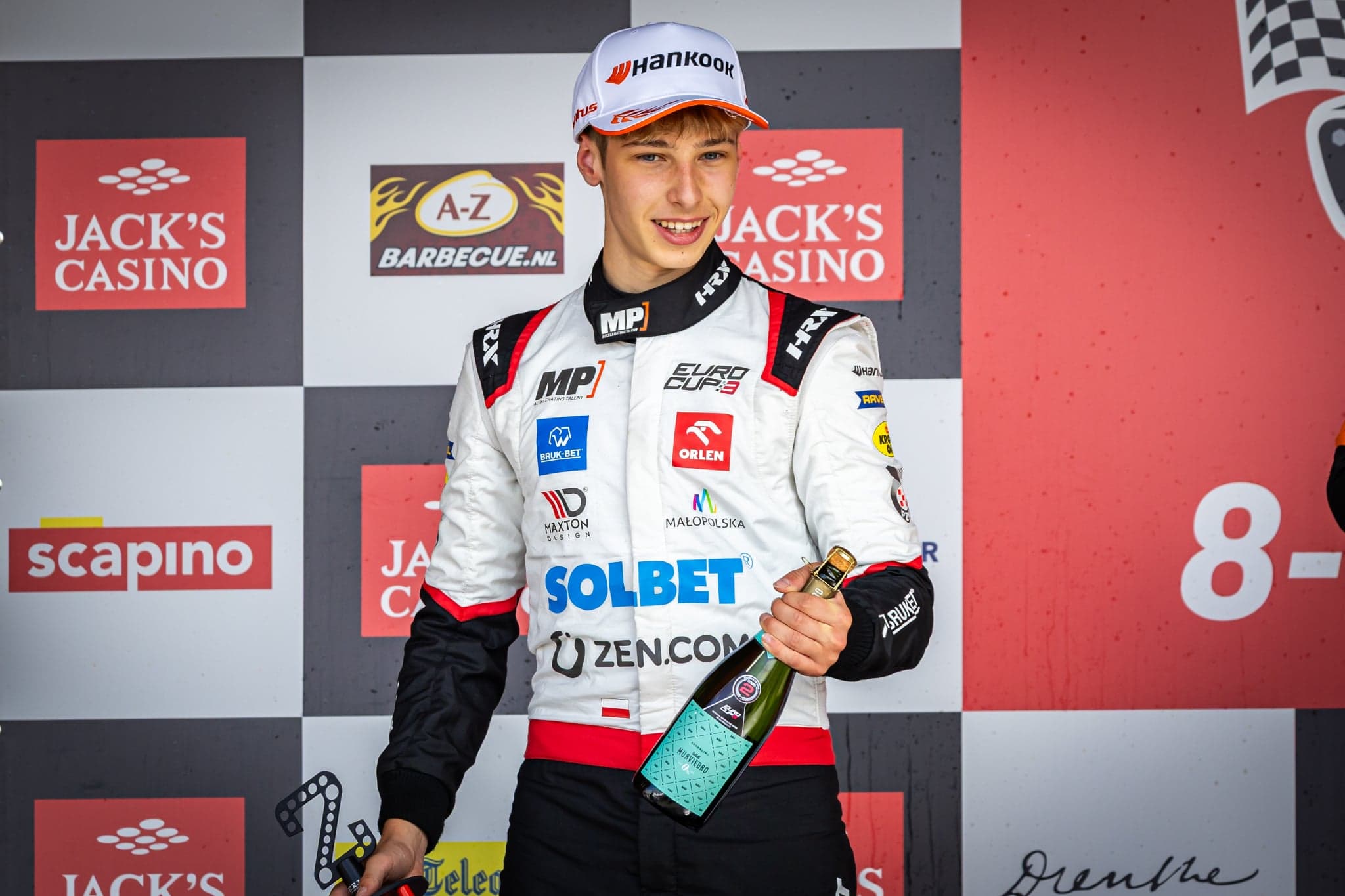 Sztuka i Gładysz ponownie w akcji, Angelard z podium