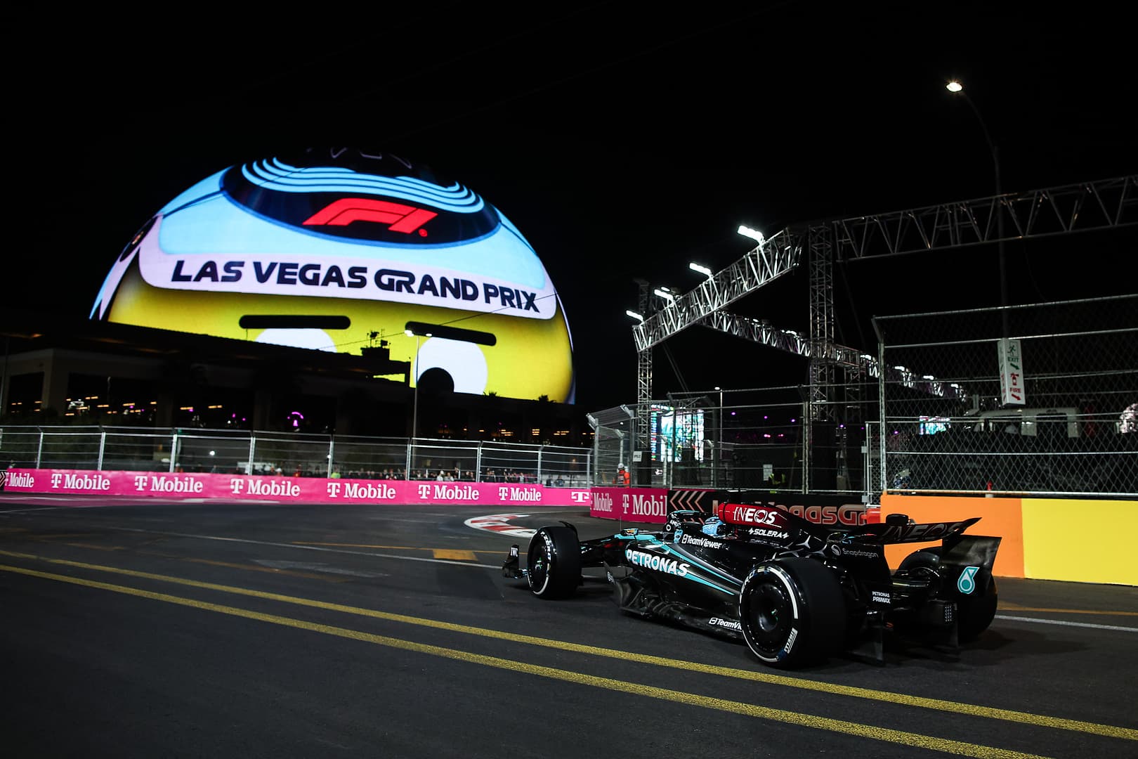 Wyścig F1 bardzo wcześnie rano! Rozkład jazdy GP Las Vegas 2025 (transmisja i godziny)