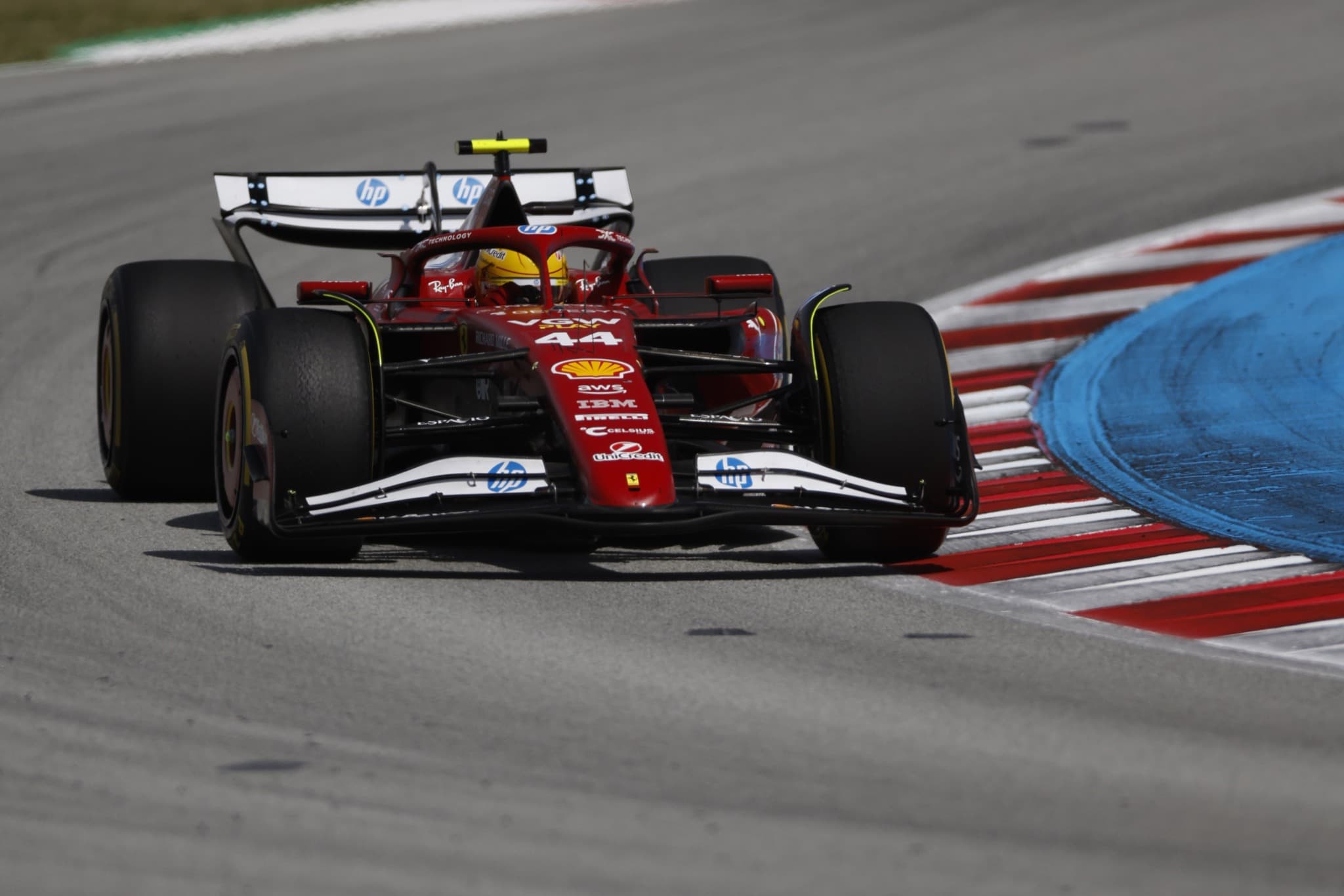F1: Hamilton wreszcie poczuł się dobrze w bolidzie Ferrari
