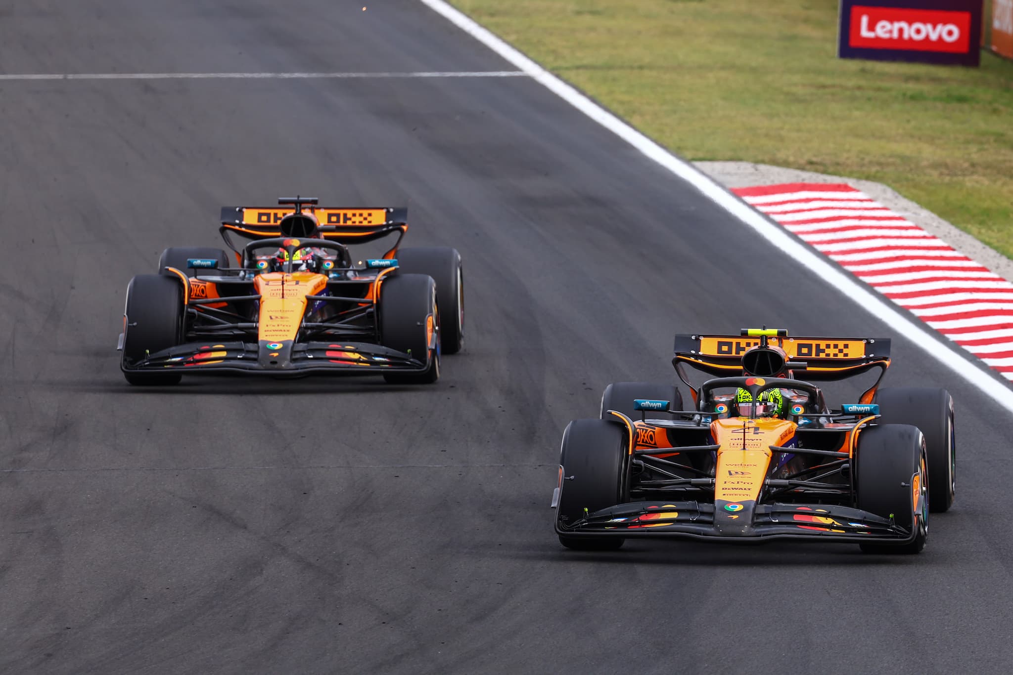 F1: Norris wygrał na Węgrzech dzięki strategii! Nieudana pogoń Piastriego, męczarnie Leclerca