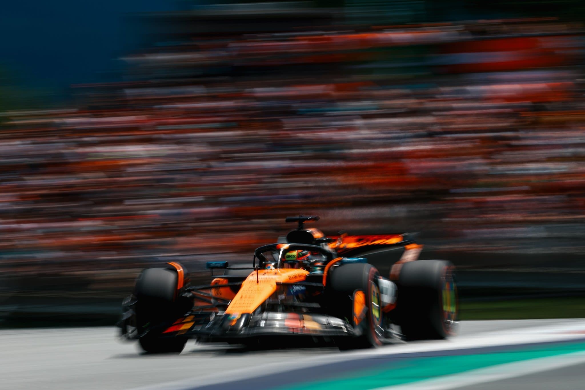 McLareny na czele w trzecim treningu F1, ale rywale nie są daleko