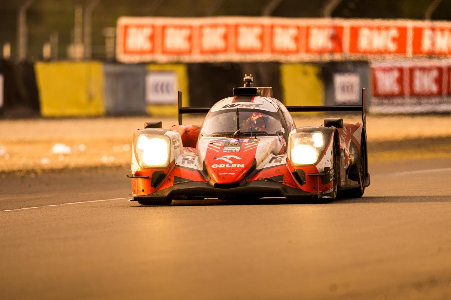 24h Le Mans: Dramat załogi Kubicy na ostatnim okrążeniu!