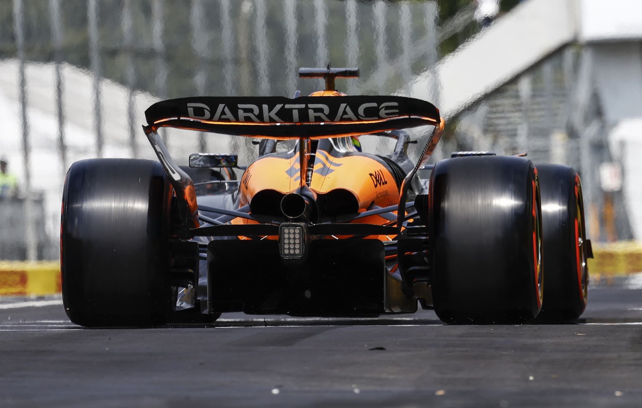 McLaren dostał grzywnę po kwalifikacjach F1, ale nie stracił dobrej pozycji