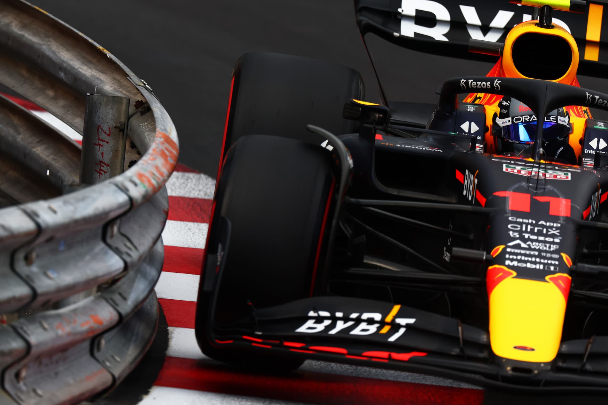 Perez i Sainz opisali dziwną końcówkę kwalifikacji w Monako