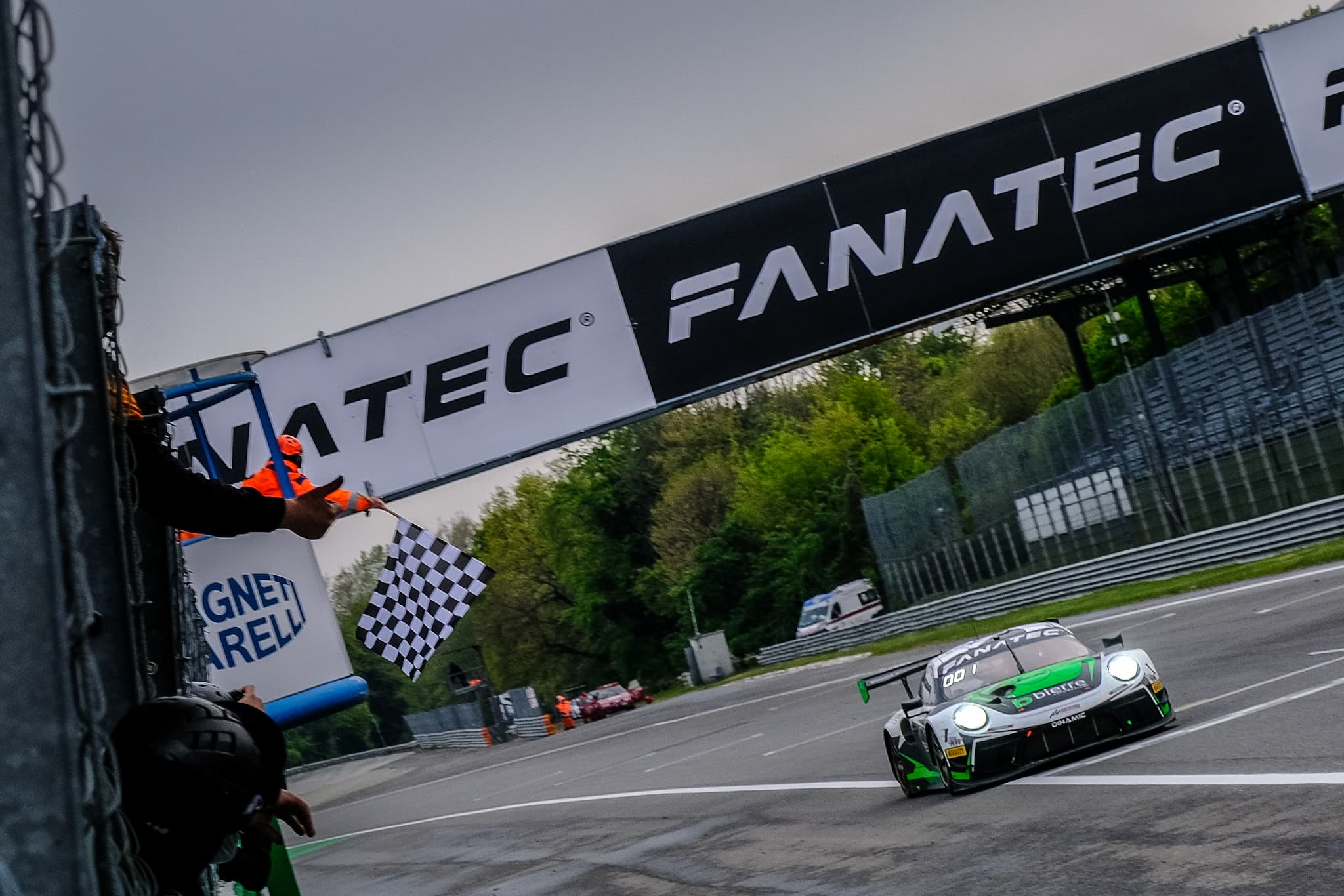 Niezwykła wygrana Dinamic Motorsport w GT World Challange na Monzy