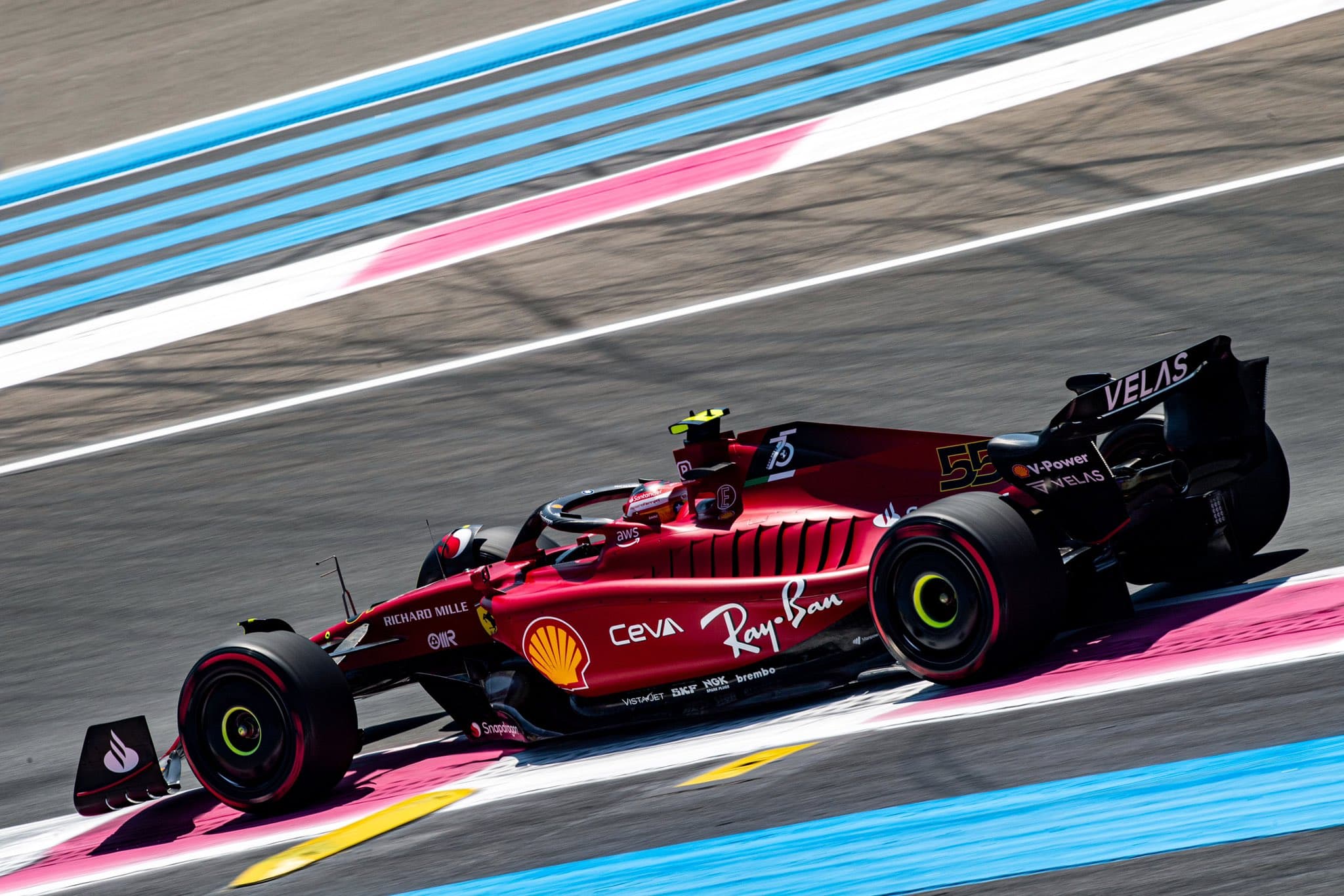 FP2: Duet Ferrari z dużą przewagą nad Verstappenem