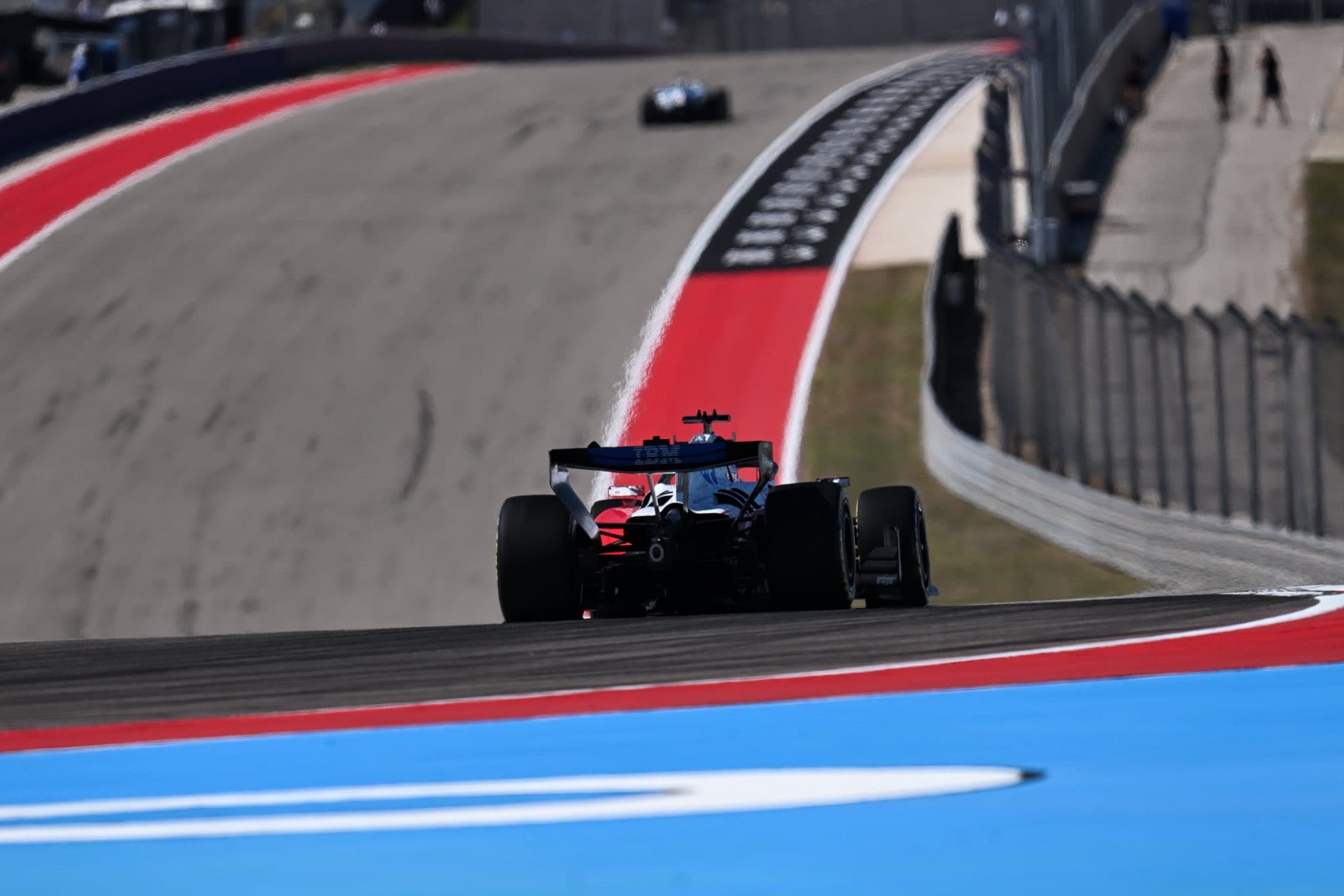 Poprawione Ferrari najszybsze na otwarcie weekendu F1 w USA