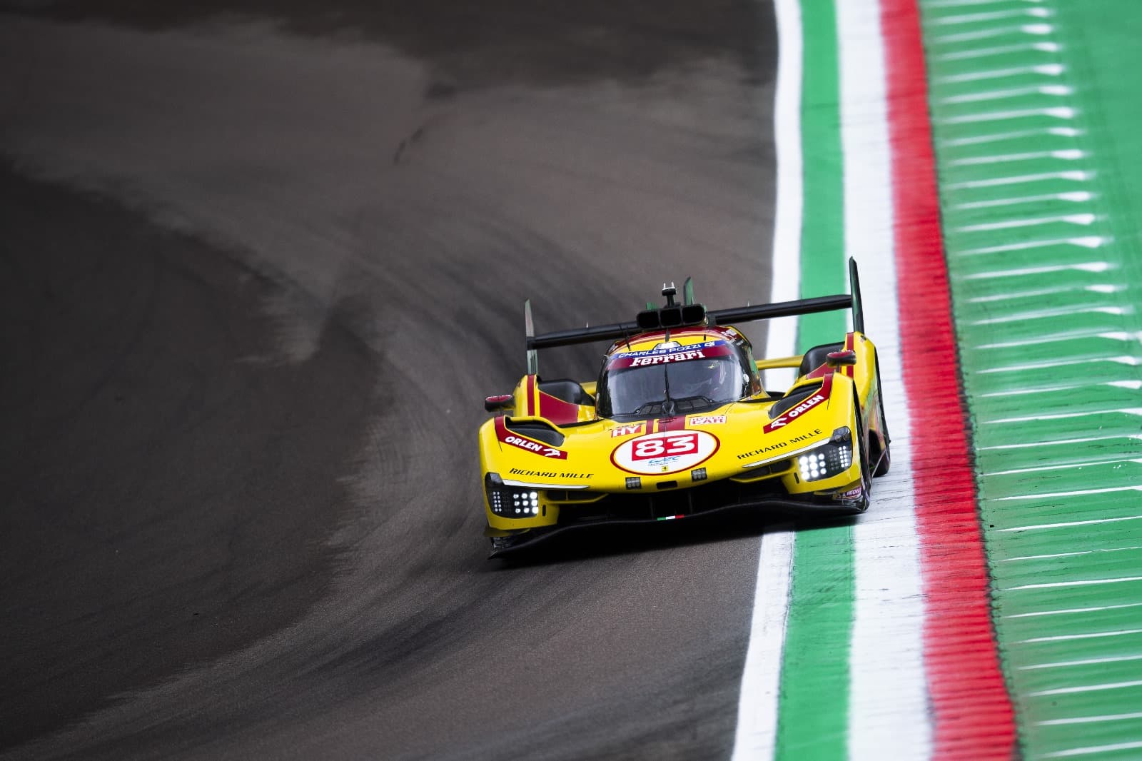 WEC: Załoga Kubicy tuż za podium na Imoli. Zwycięstwo Ferrari!