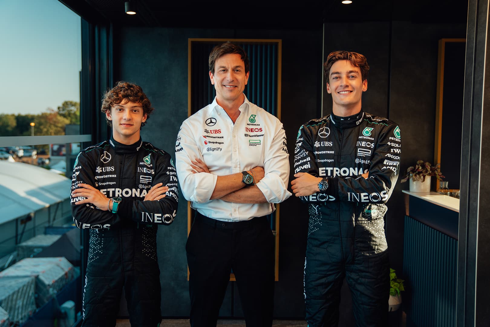 F1: Mercedes wreszcie przedłużył kontrakty Russella i Antonellego, ale na krótko