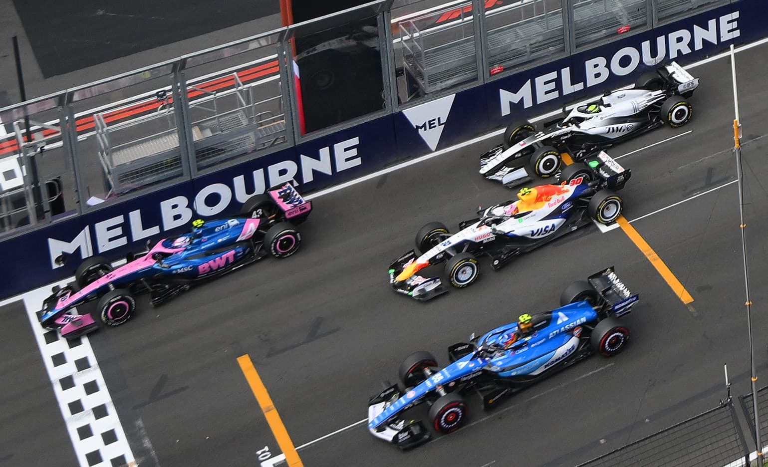 F1: O włos od potwornego wypadku! Start GP Australii stworzył groźną sytuację