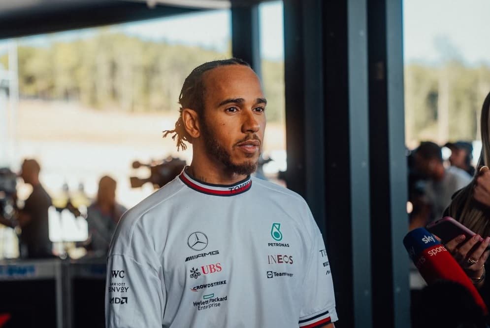 Hamilton dostał ostrzeżenie za swoje zachowanie po wypadku