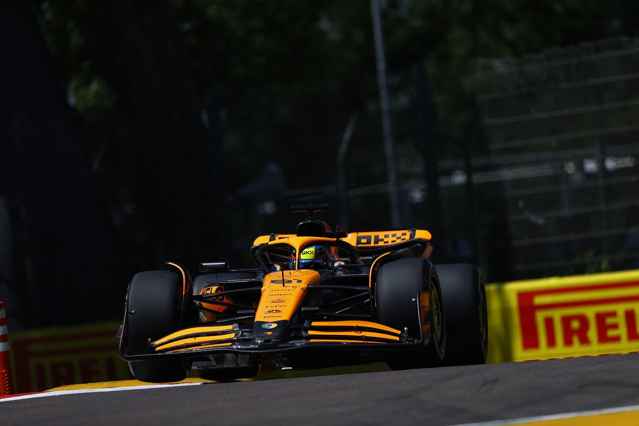 FP3: Kraksy Alonso i Pereza, dwa McLareny najszybsze przed kwalifikacjami F1