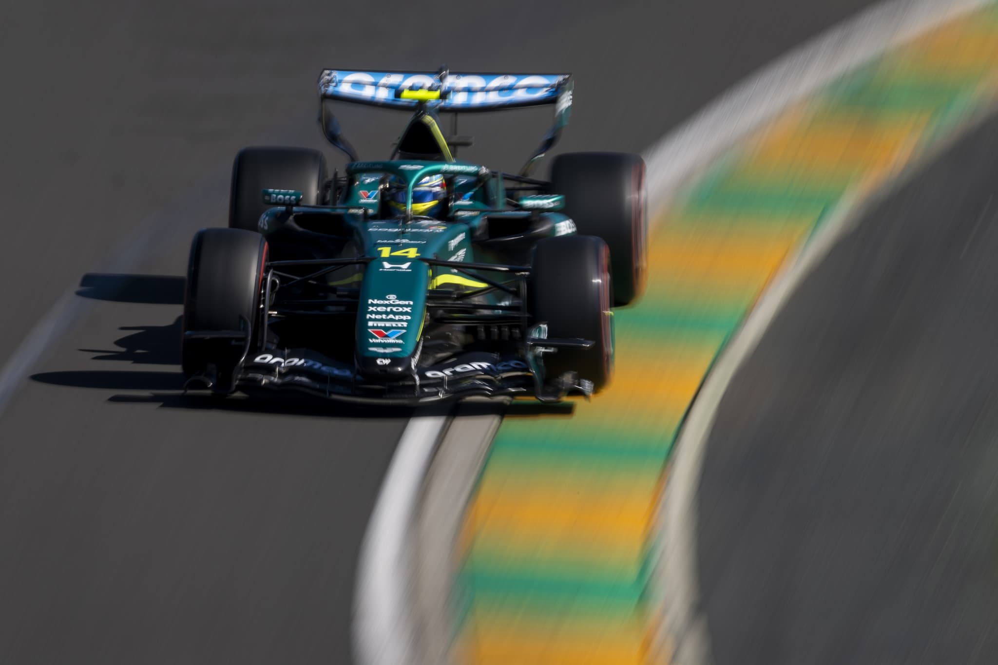 F1: Aston Martin jest już o włos od opuszczenia wyścigu w Australii