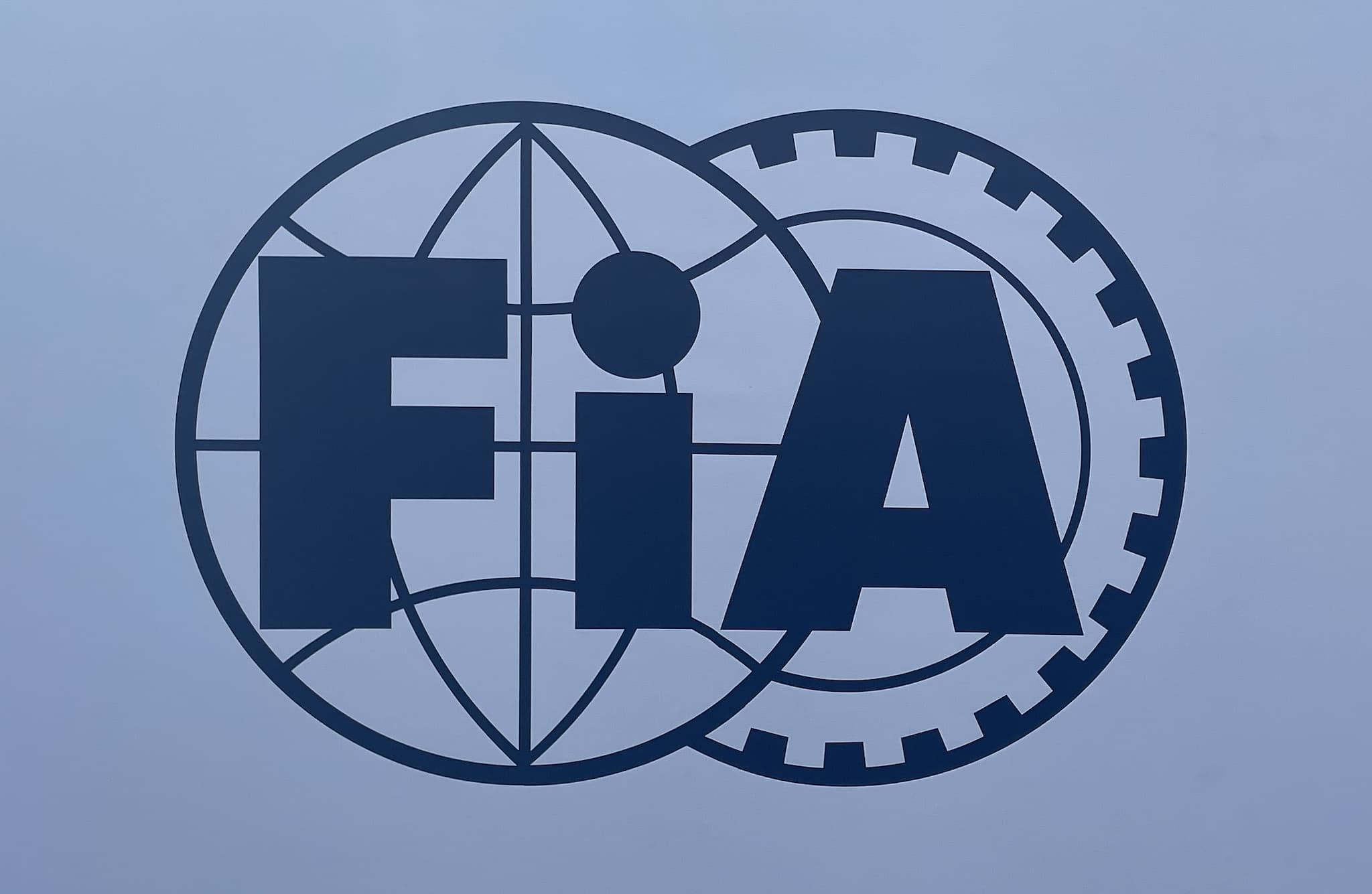 FIA podała powód wdrożenia nowej dyrektywy technicznej w Formule 1