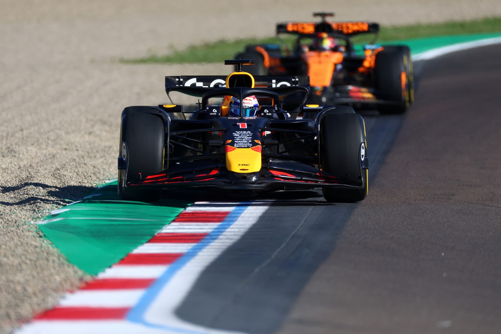 Trzeci trening F1: Verstappen najbliżej McLarenów i to na twardszych oponach