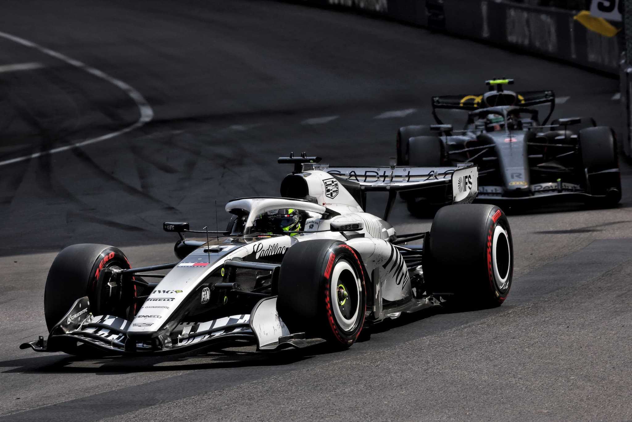 Cadillac stracił pierwszy punkt w F1! Alonso otwiera konto Astona, Hadjar bez kary