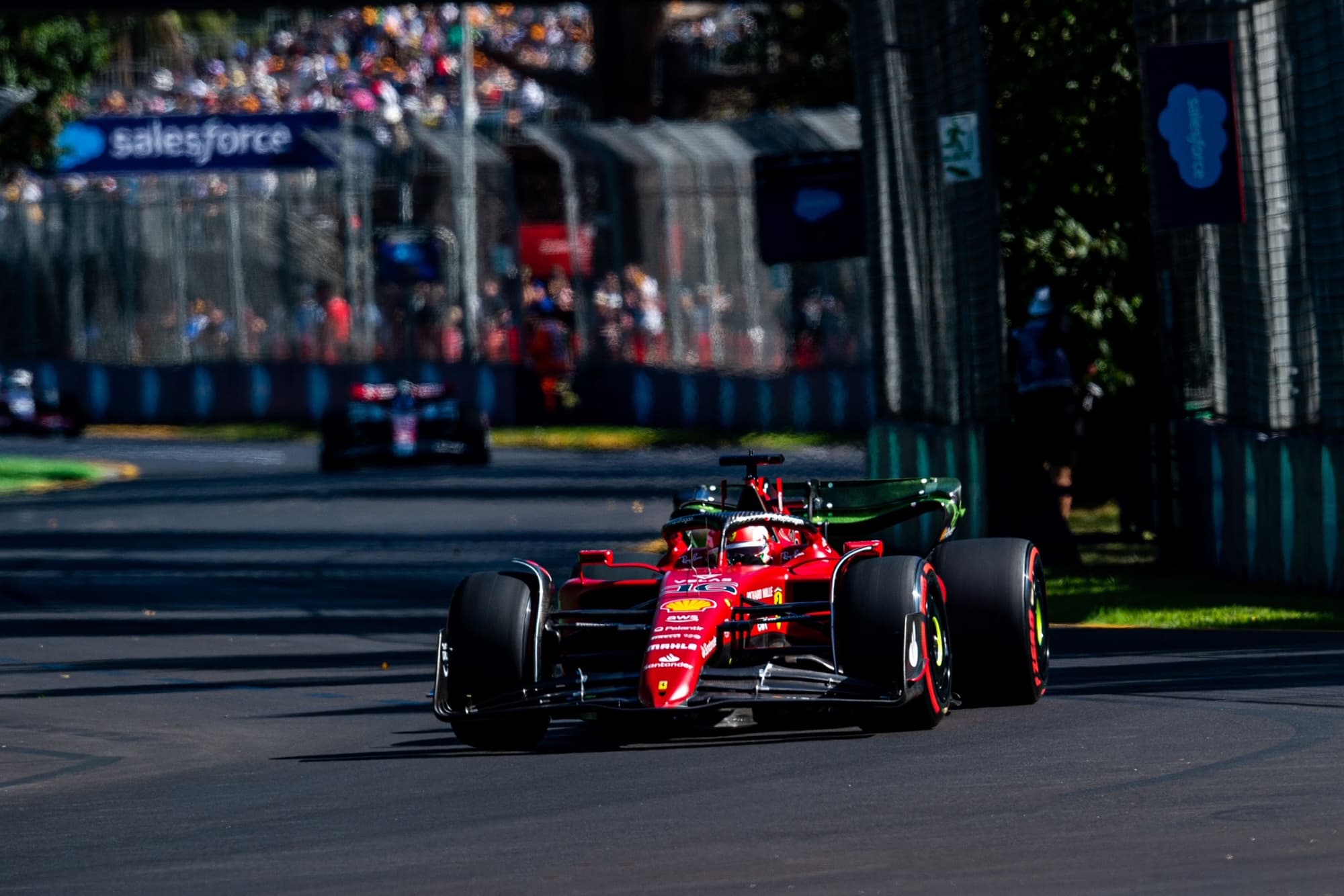 Leclerc najszybszy, kraksy Latifiego i Alonso w kwalifikacjach!