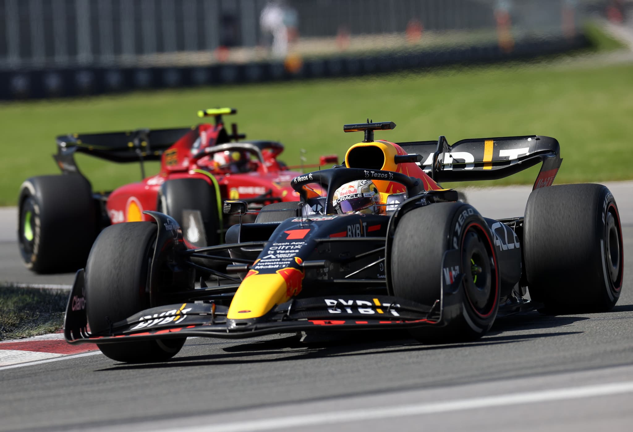 Verstappen utrzymał Sainza za sobą i wygrał w Kanadzie