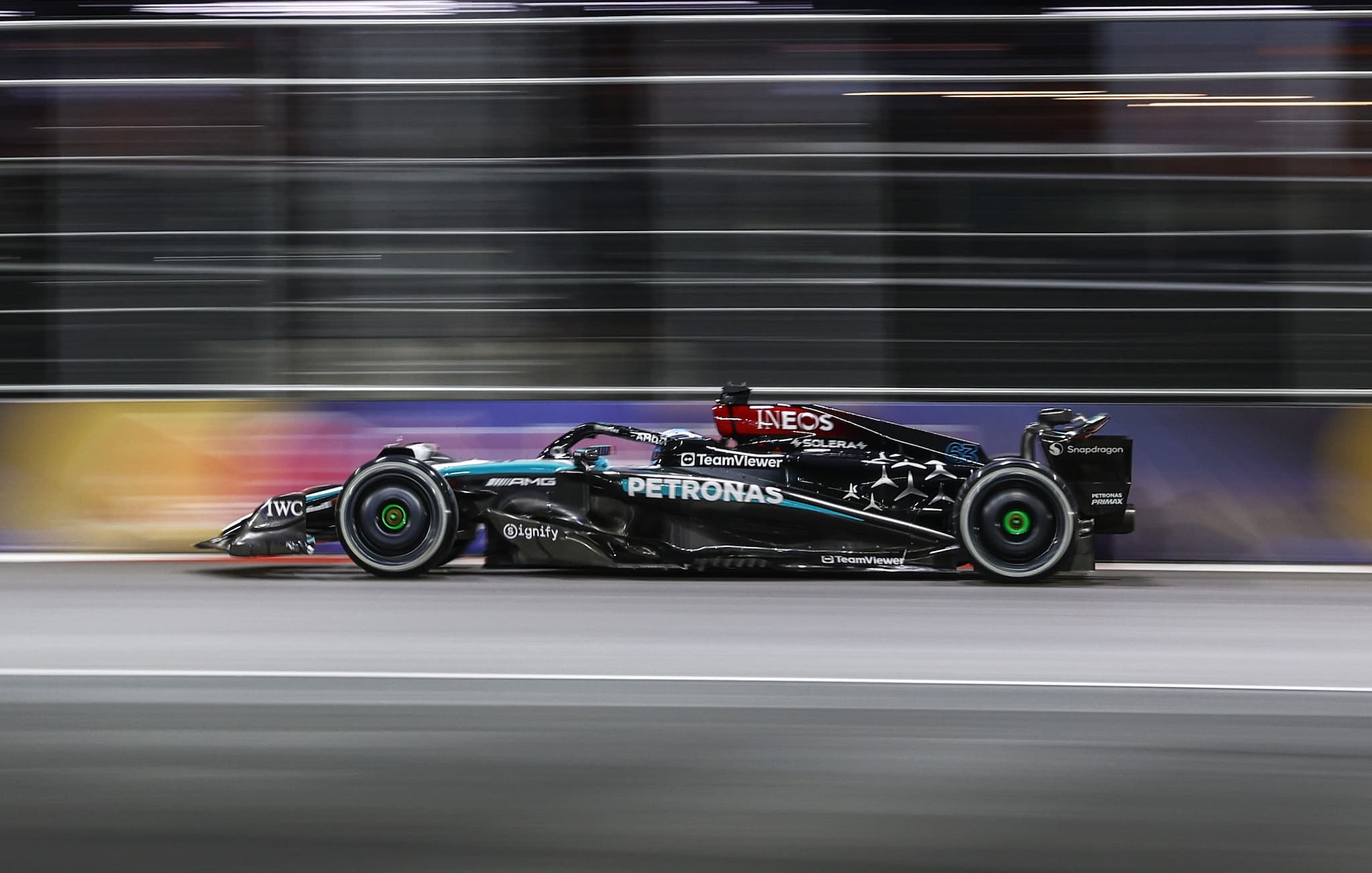 Russell z pole position w Vegas! Wielka kraksa Colapinto, Verstappen przed Norrisem