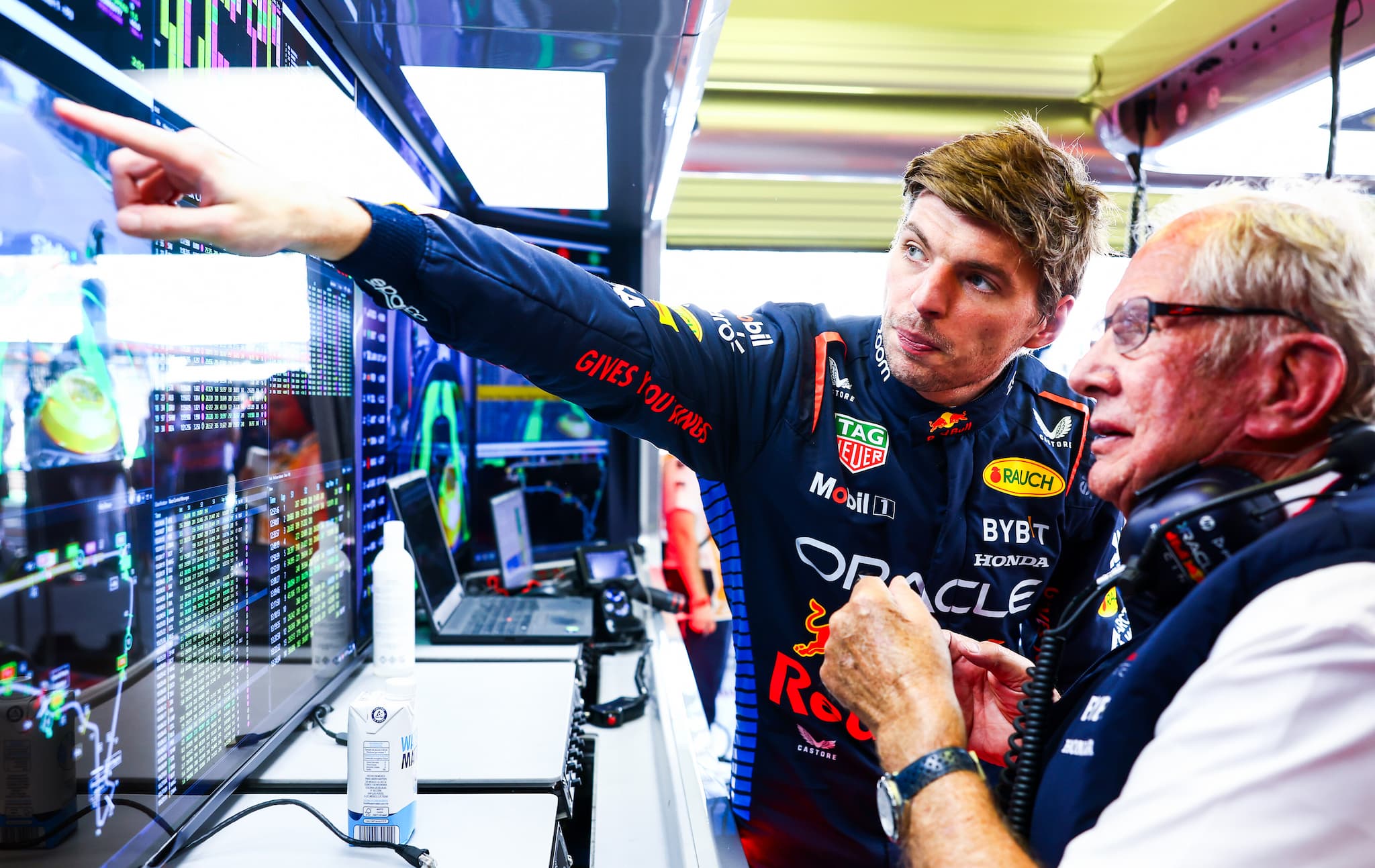 Red Bull na problem z tylnym skrzydłem w Vegas 