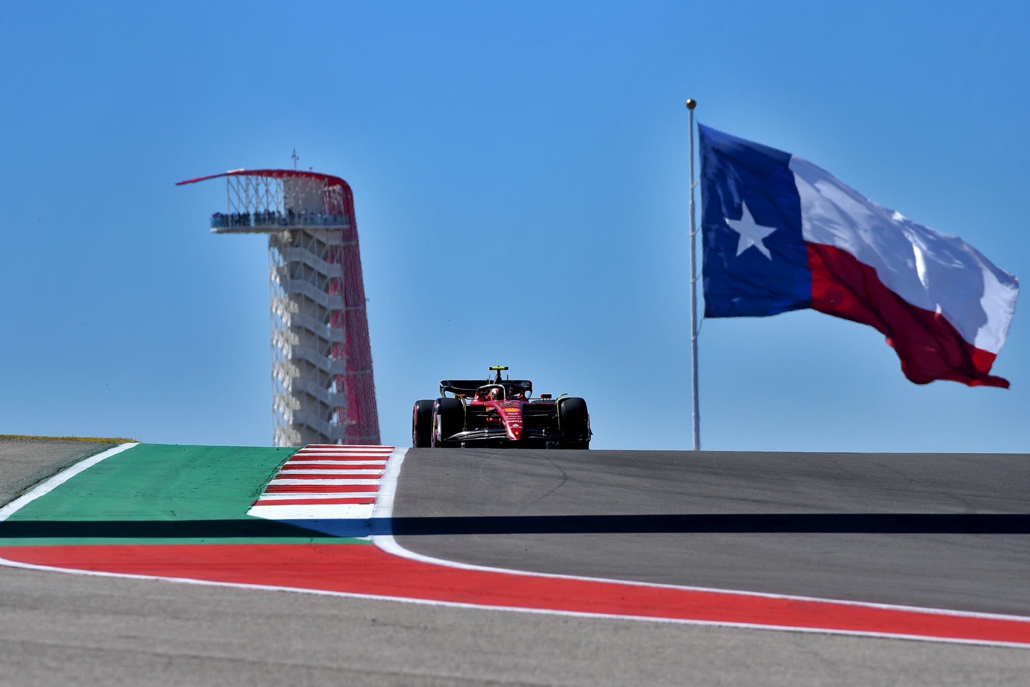 FP1: Sainz na czele, duża wpadka Giovinazziego