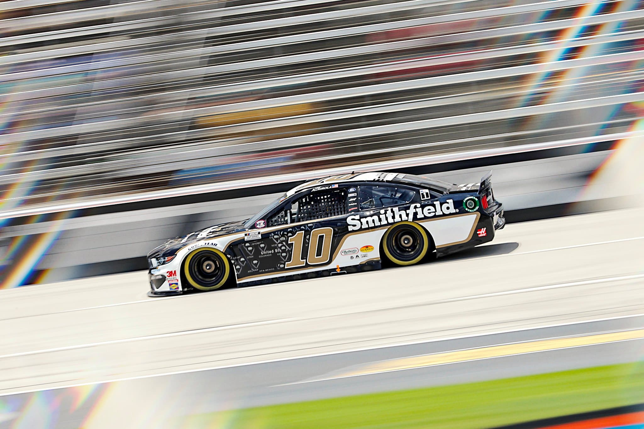 Almirola z Pole Position w New Hampshire