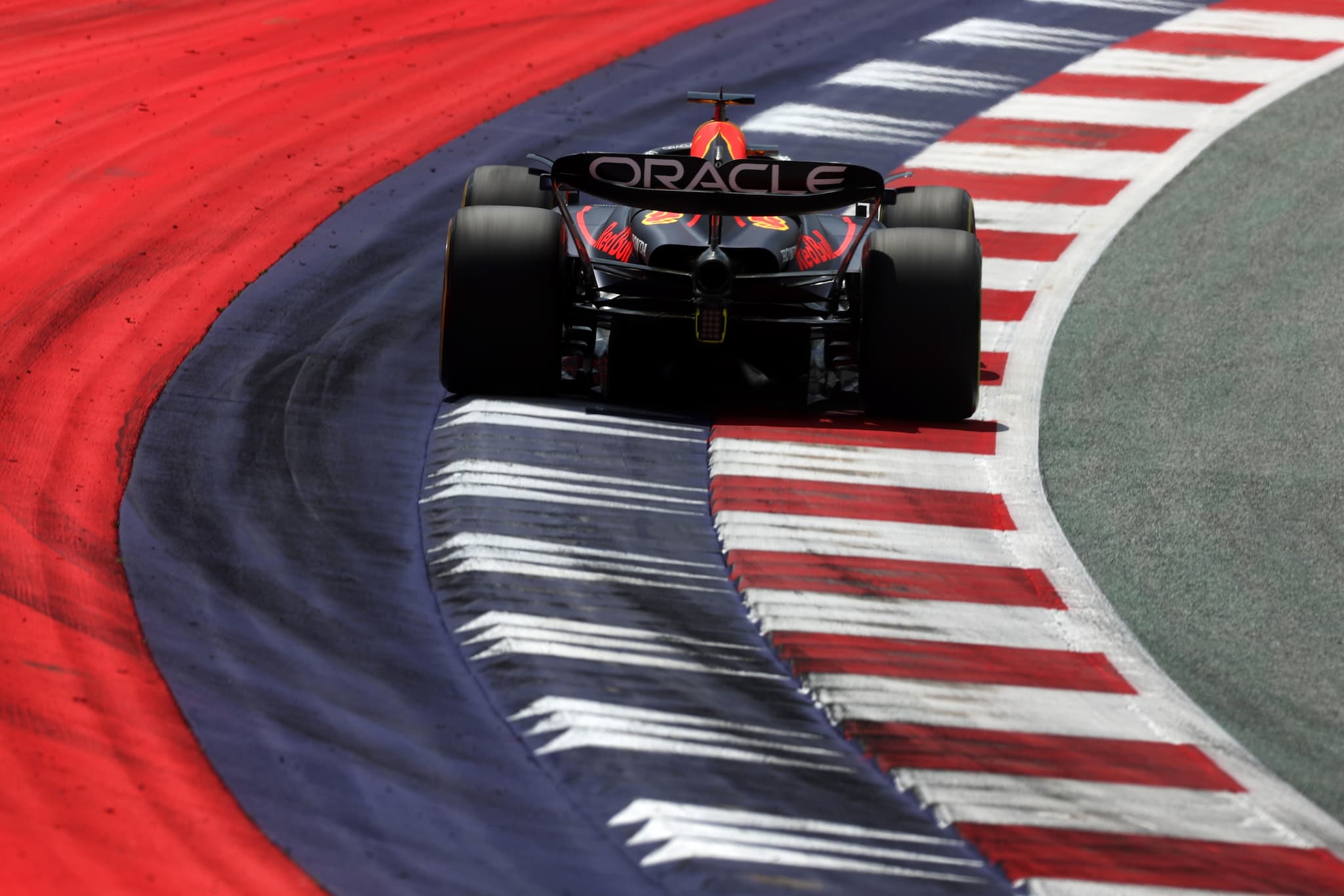 Verstappen o limitach toru: Nie jesteśmy idiotami. FIA wydała oświadczenie