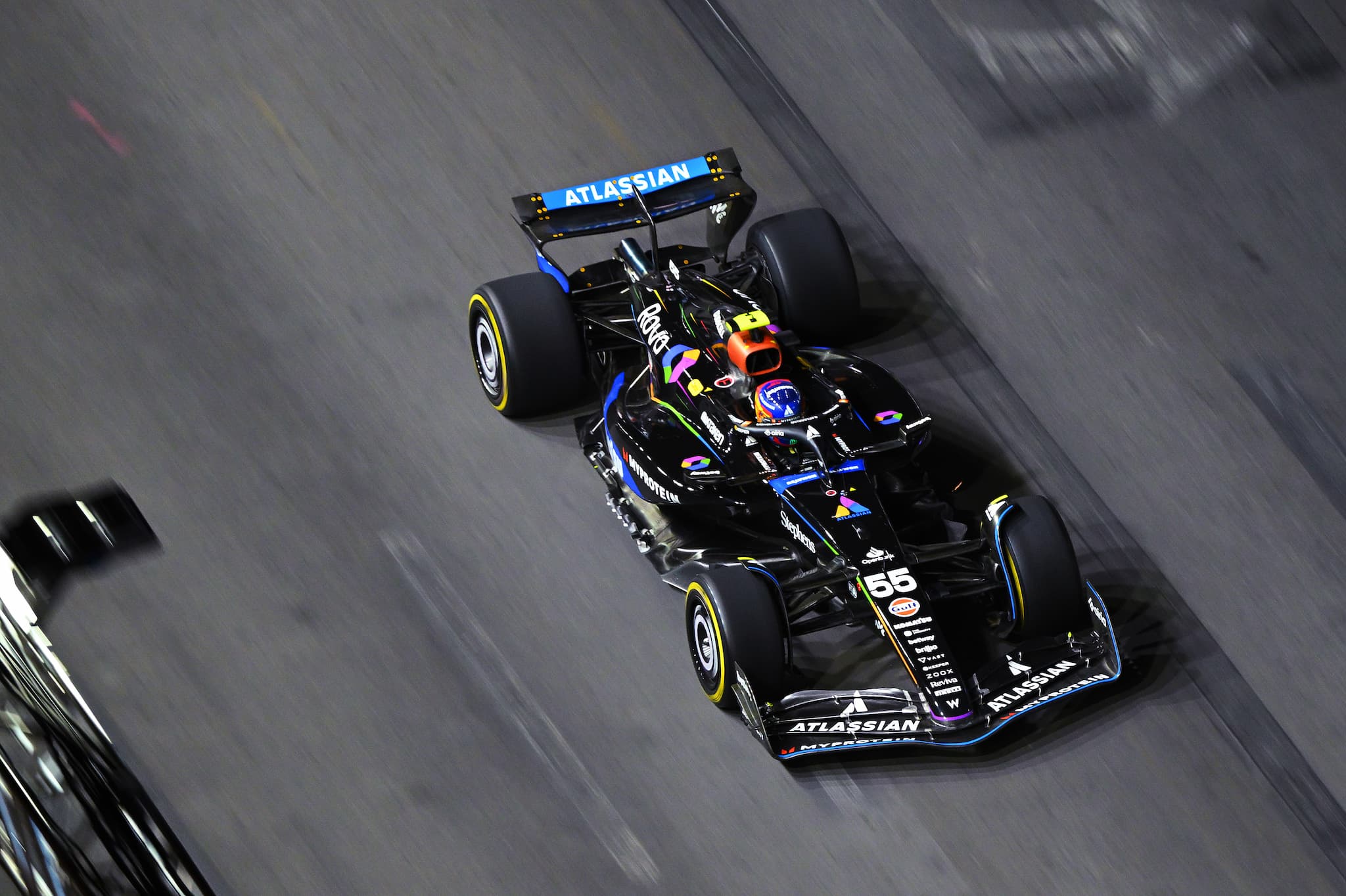 FIA naprawiła studzienki po piątkowych treningach F1 w Las Vegas