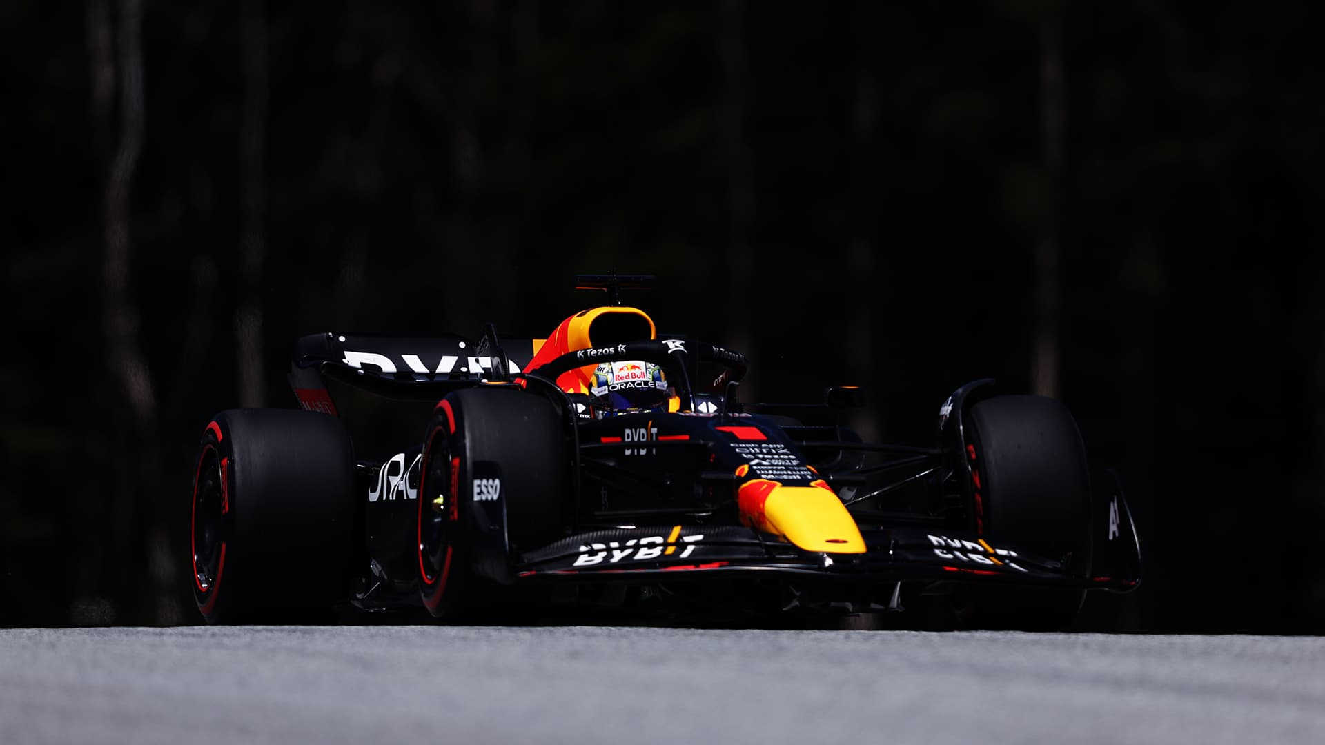Verstappen najszybszy, Hamilton i Russell rozbili się w Q3