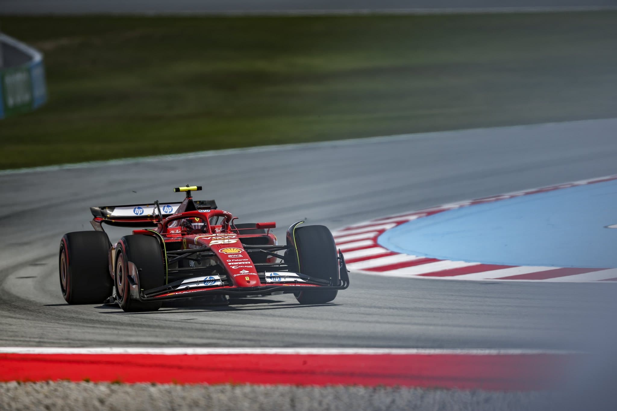 FP3: Sainz najszybszy, kontakt Leclerca i Norrisa pod koniec sesji