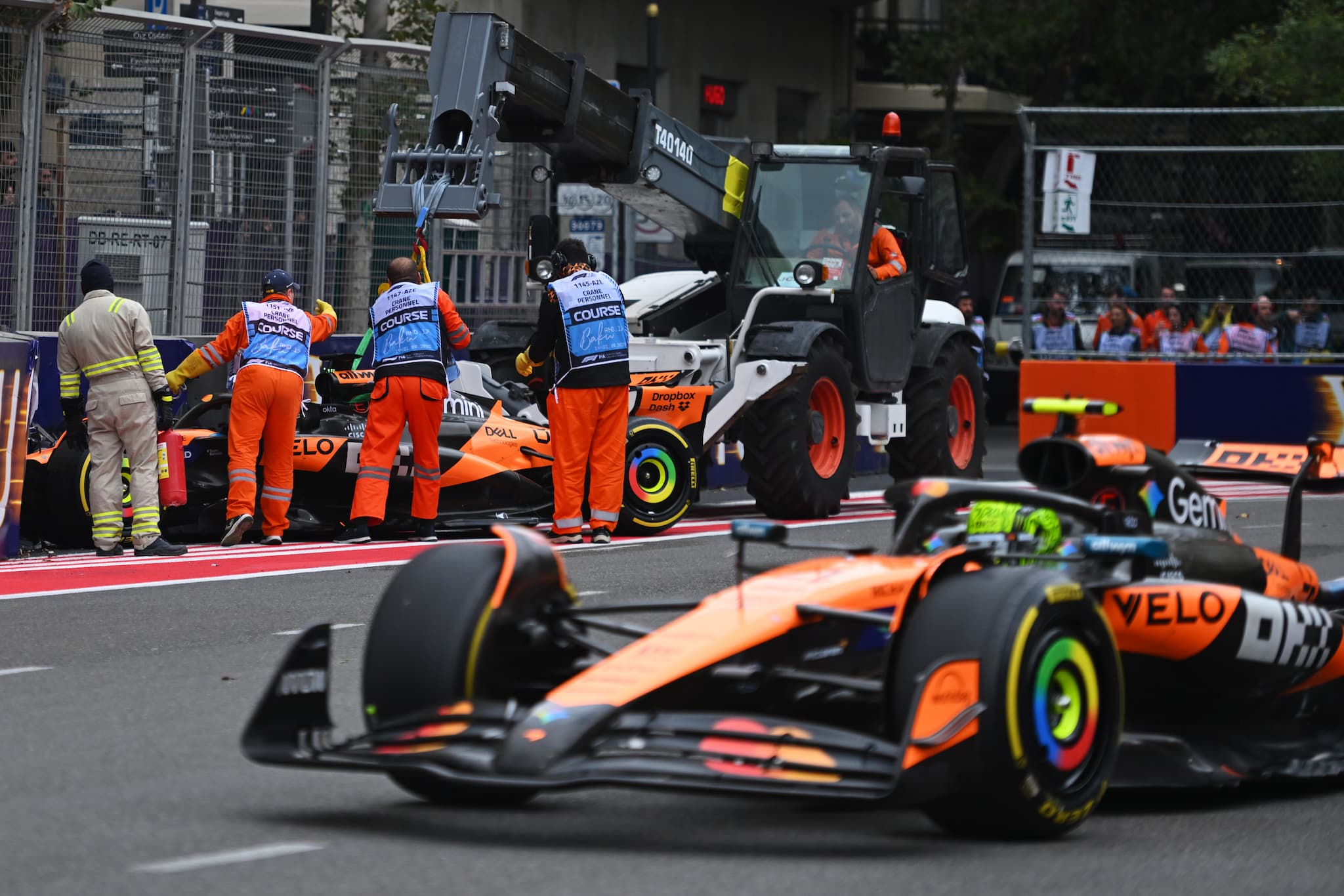 F1: Piastri tłumaczy kosztowne błędy. Jedna rzecz trochę go pociesza