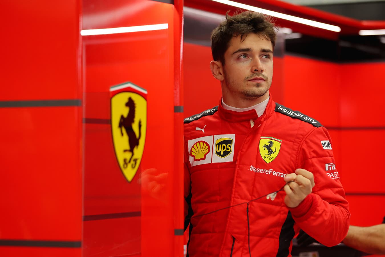 Charles Leclerc ukarany za kolizję z Sergio Perezem