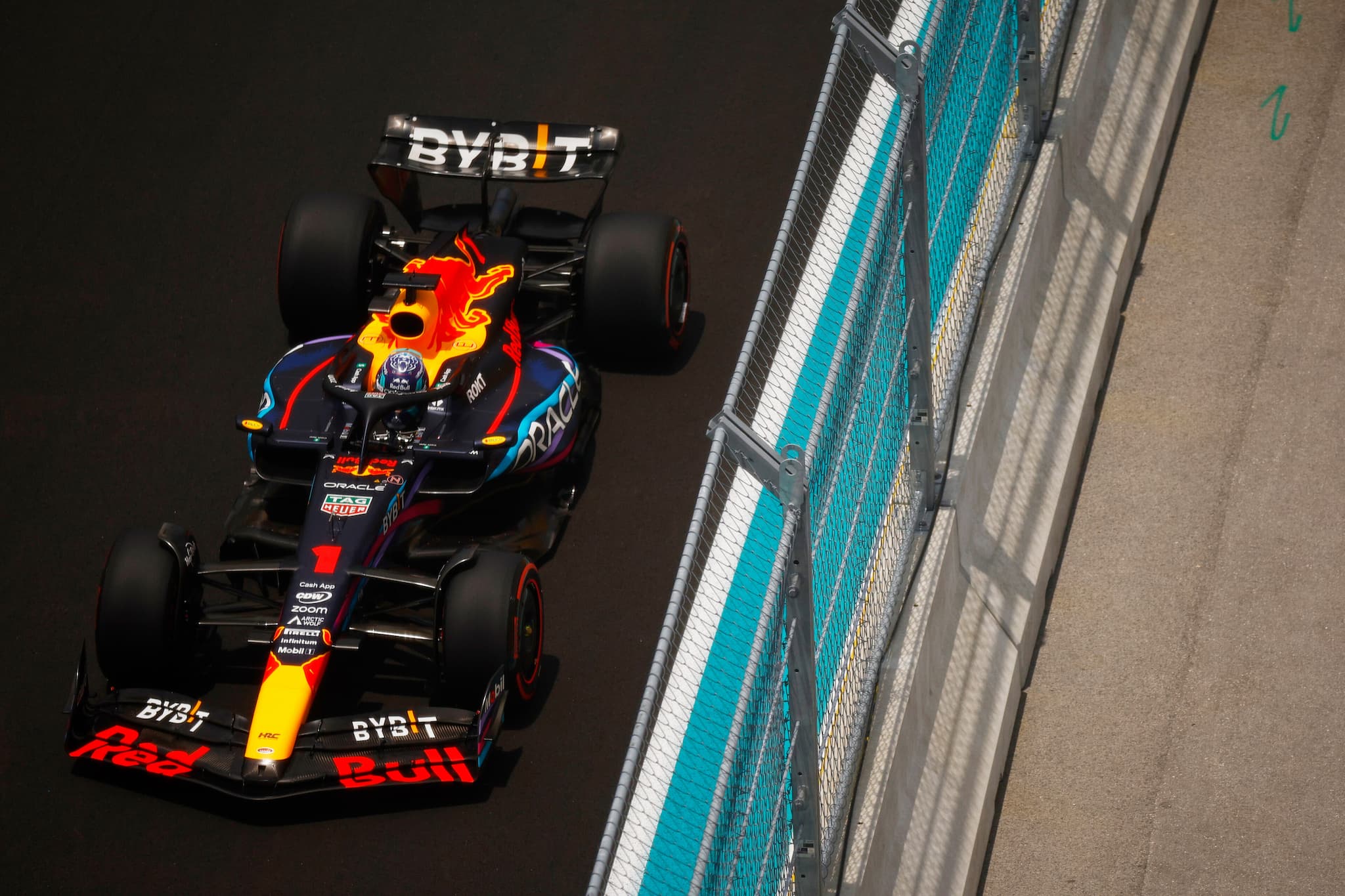 FP3: Verstappen z dużą przewagą nad Leclerciem