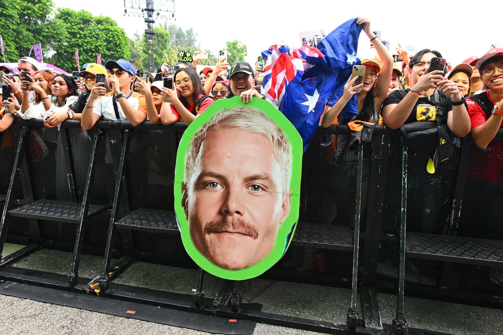 Bottas jednak zostanie w F1? Znany dziennikarz potwierdza w ostrych słowach