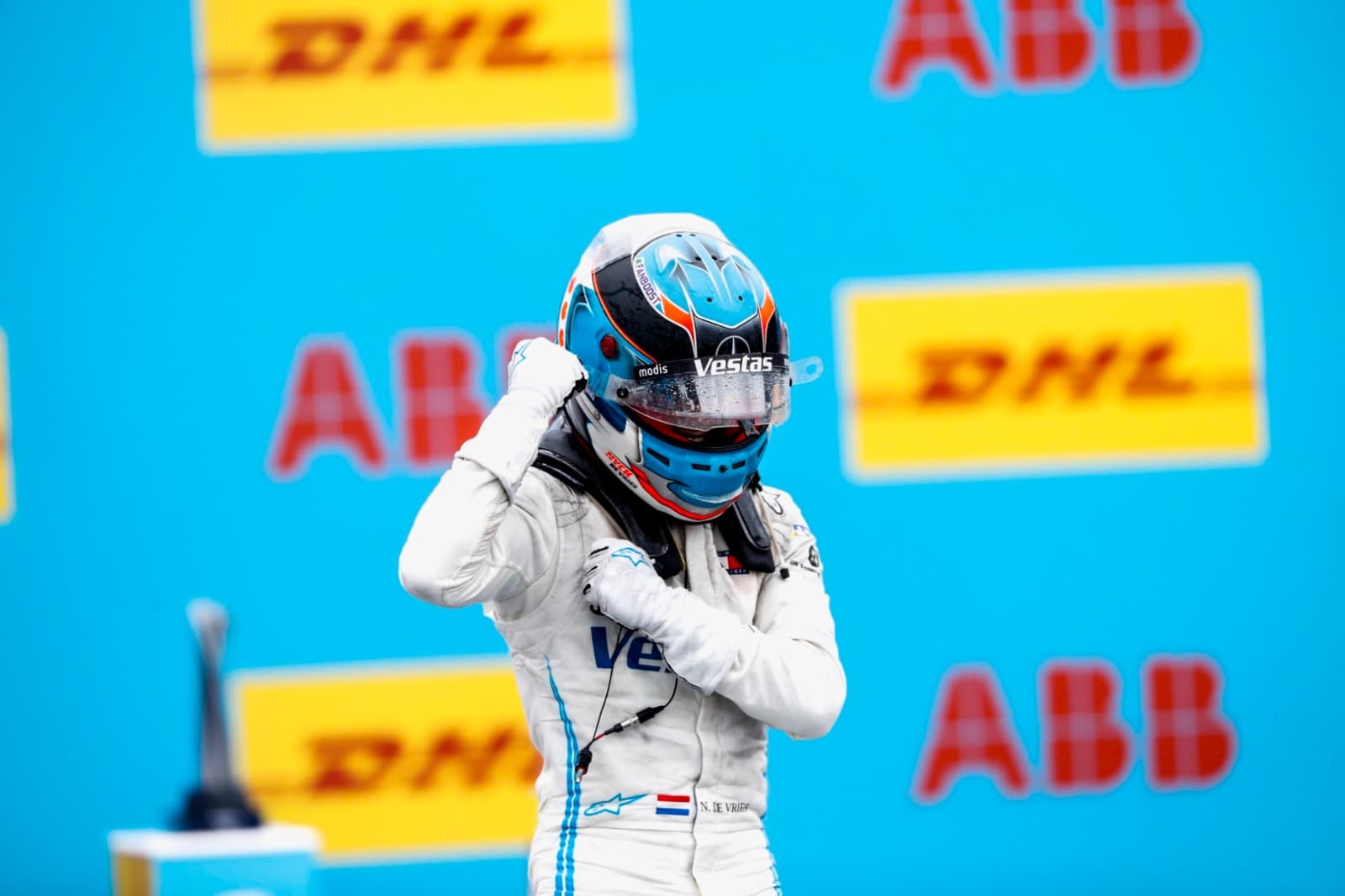 De Vries wygrywa szalone Valencia ePrix