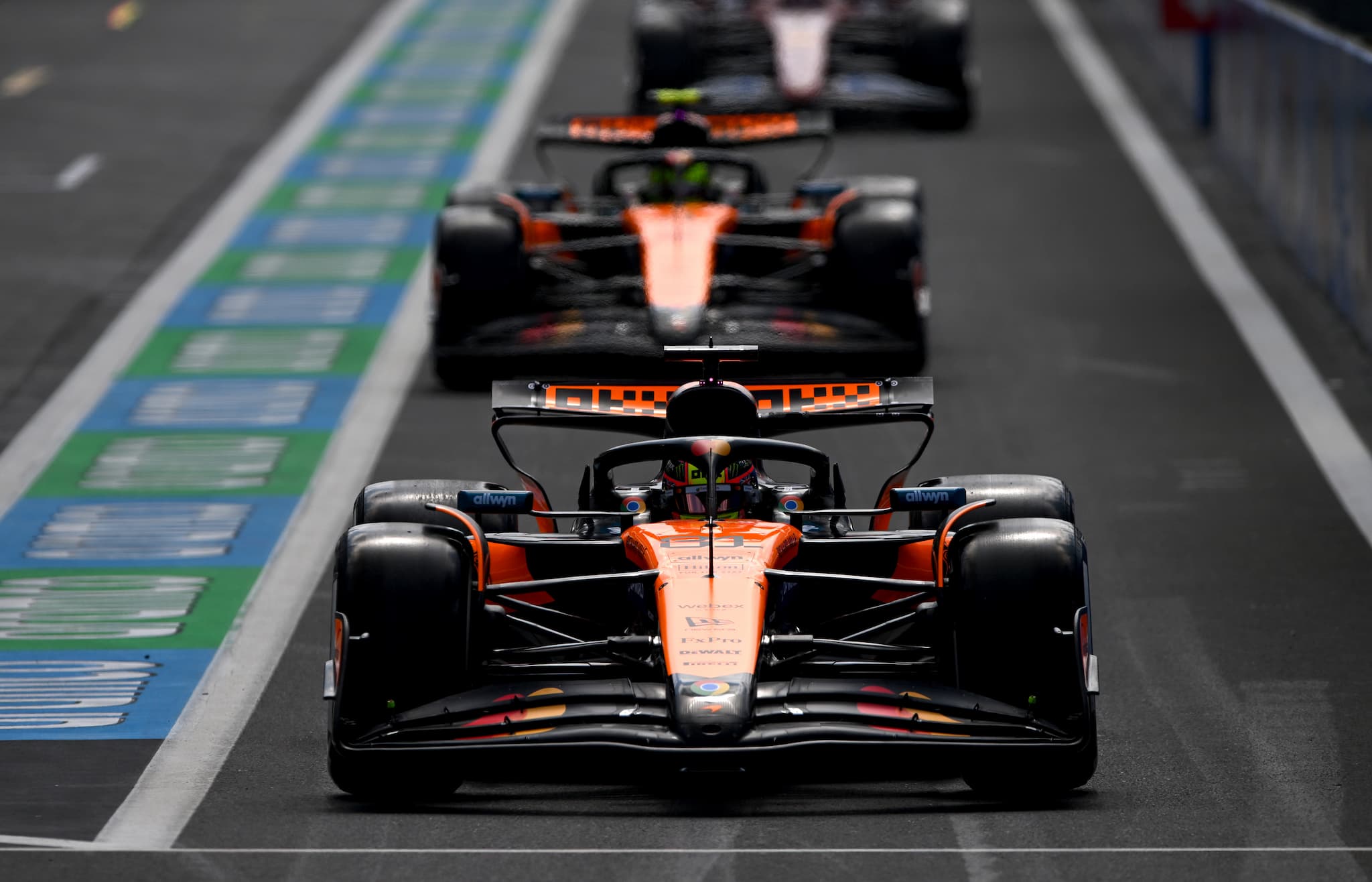Piastri najlepszy na otwarcie weekendu F1 w Belgii, problemy Sainza