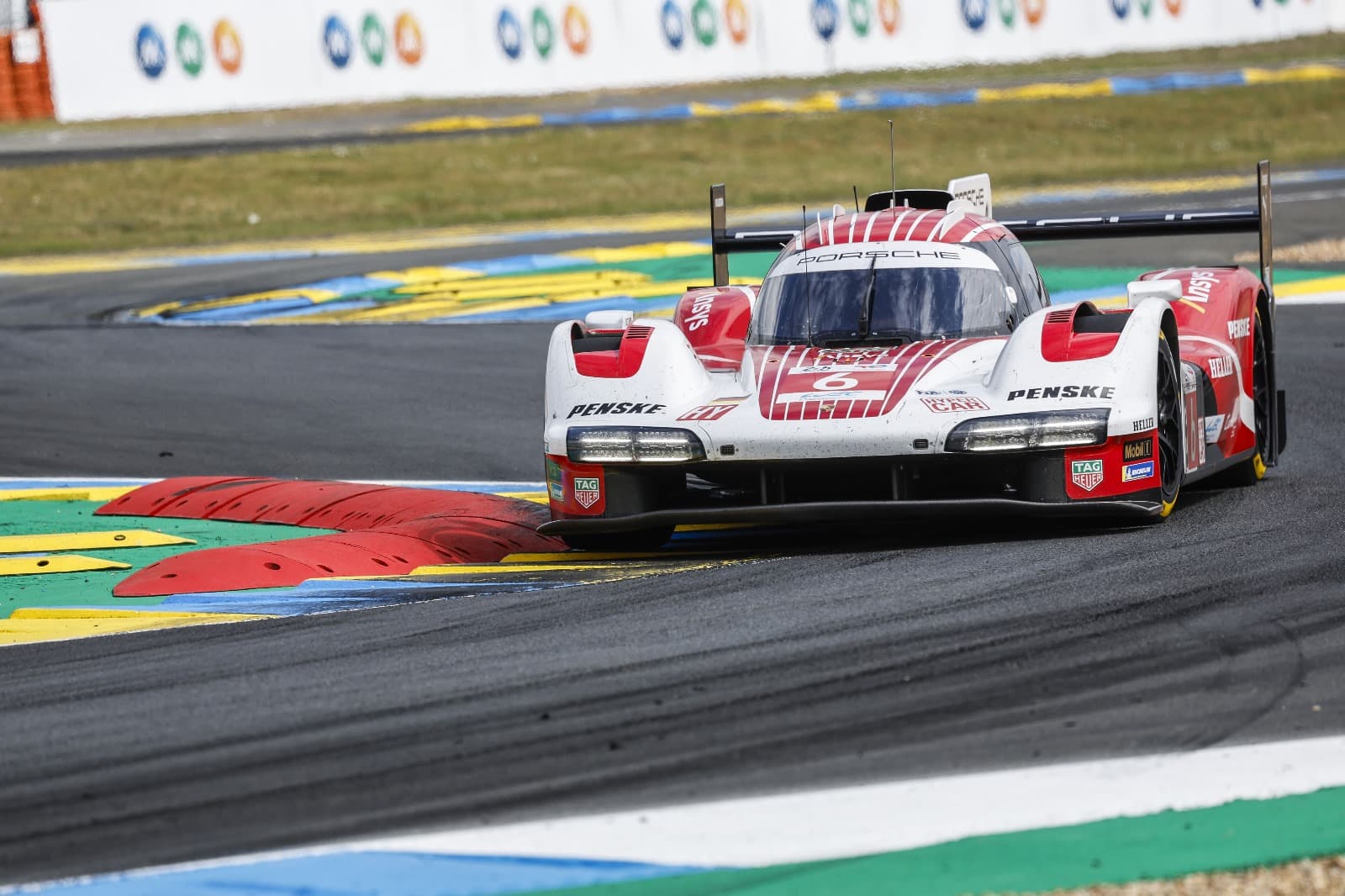 Porsche najlepsze w kwalifikacjach do 24h Le Mans