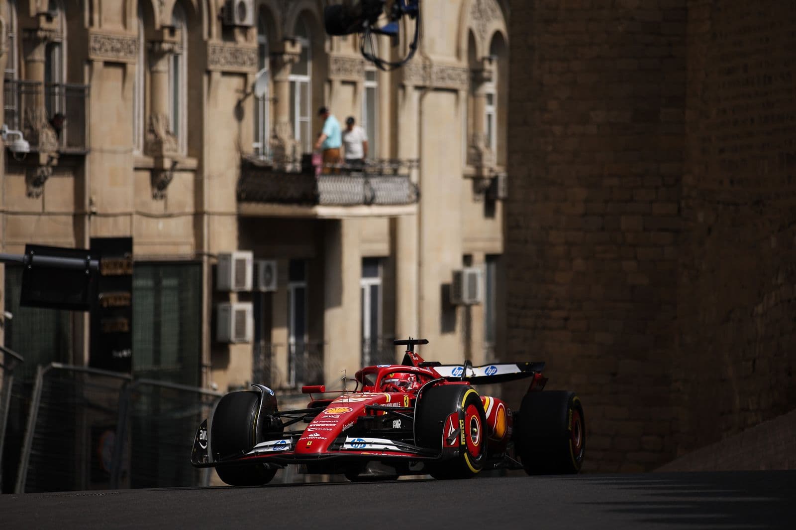 FP2: Leclerc najszybszy pomimo problemów z bolidem