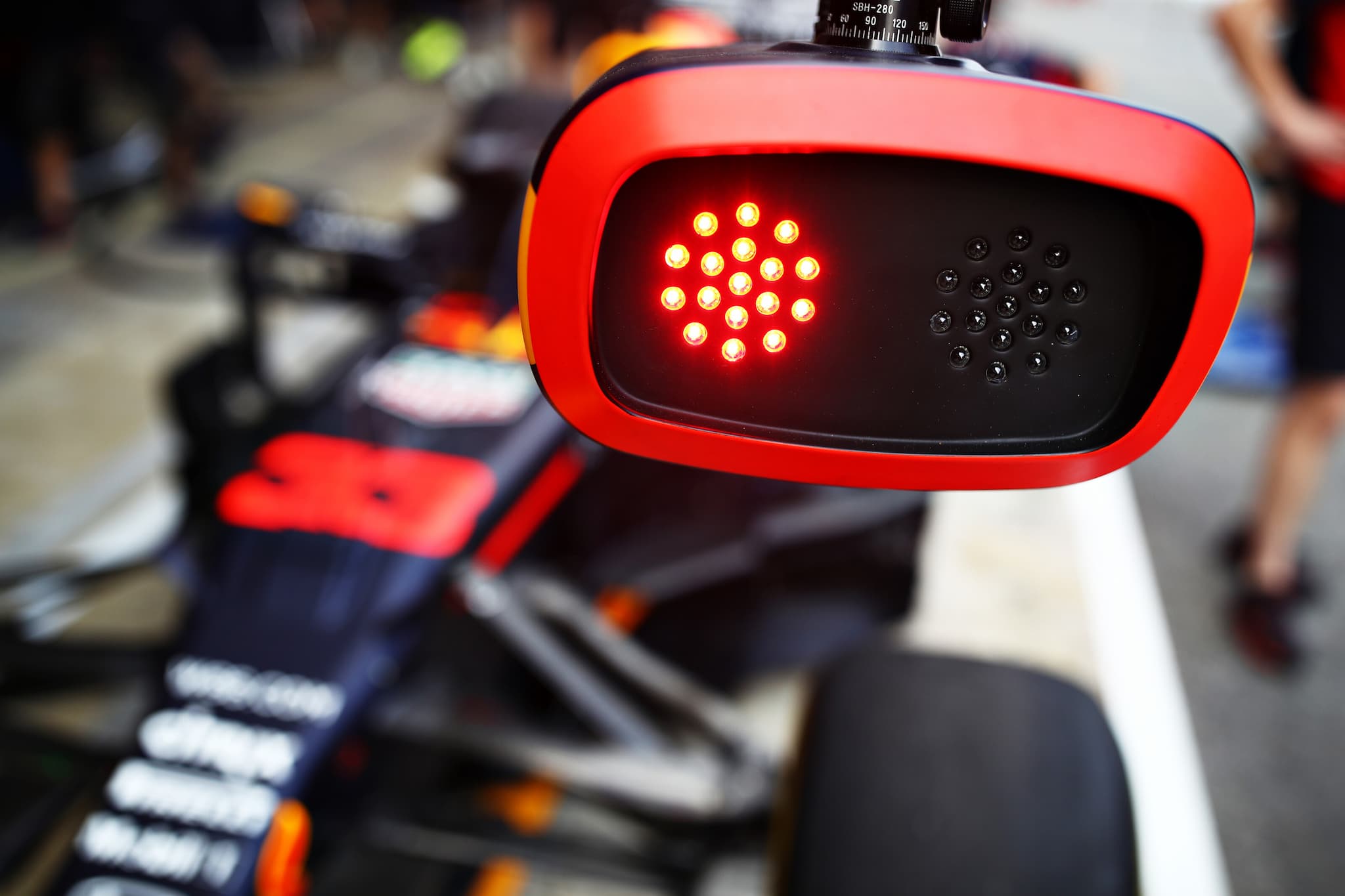 FIA  zmieniła zapisy ws. opóźnionych pit stopów