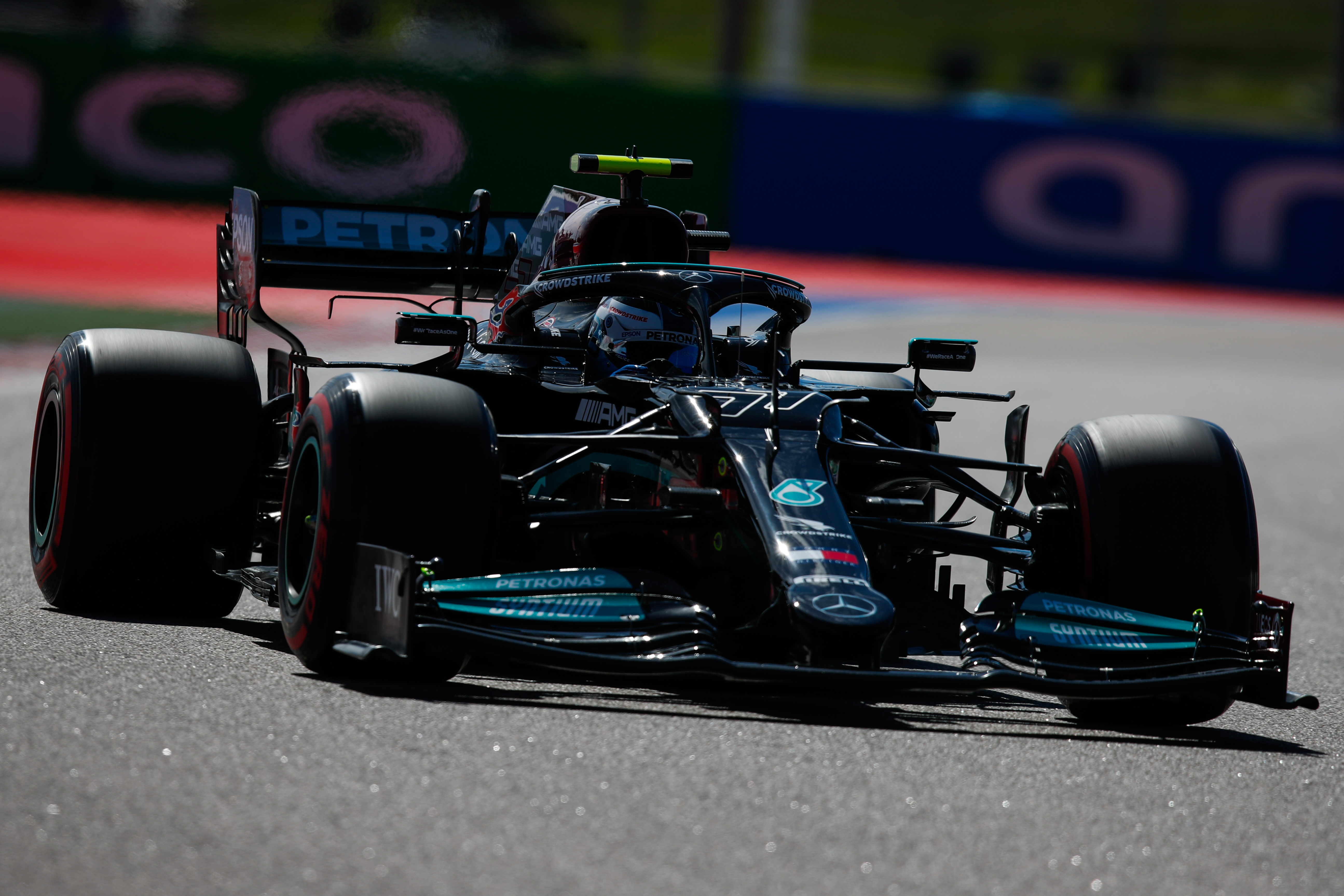 FP2: Bottas najszybszy, Giovinazzi z przygodą 