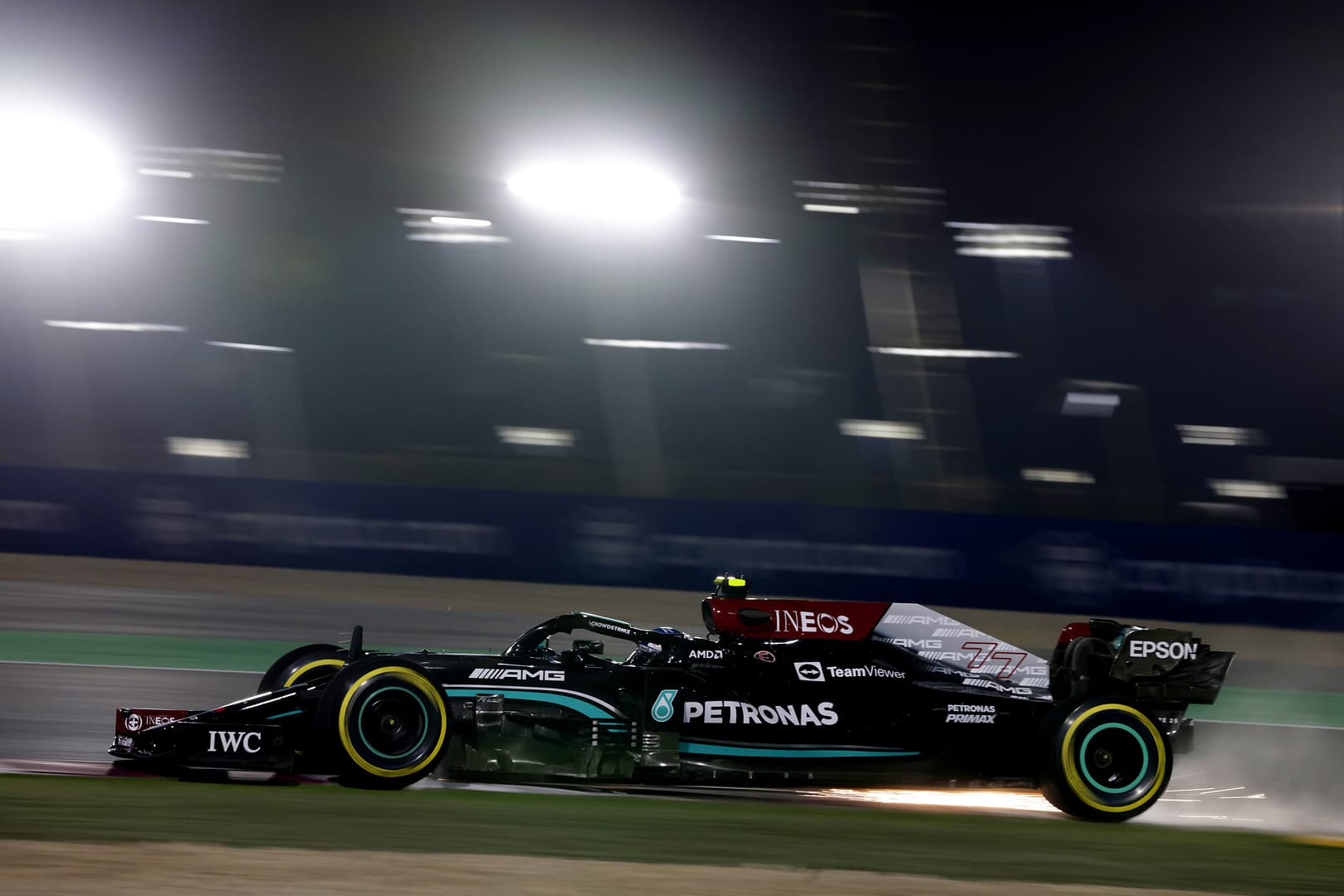 FP3: Pech Mazepina, Mercedes wyraźnie szybszy od Red Bulla