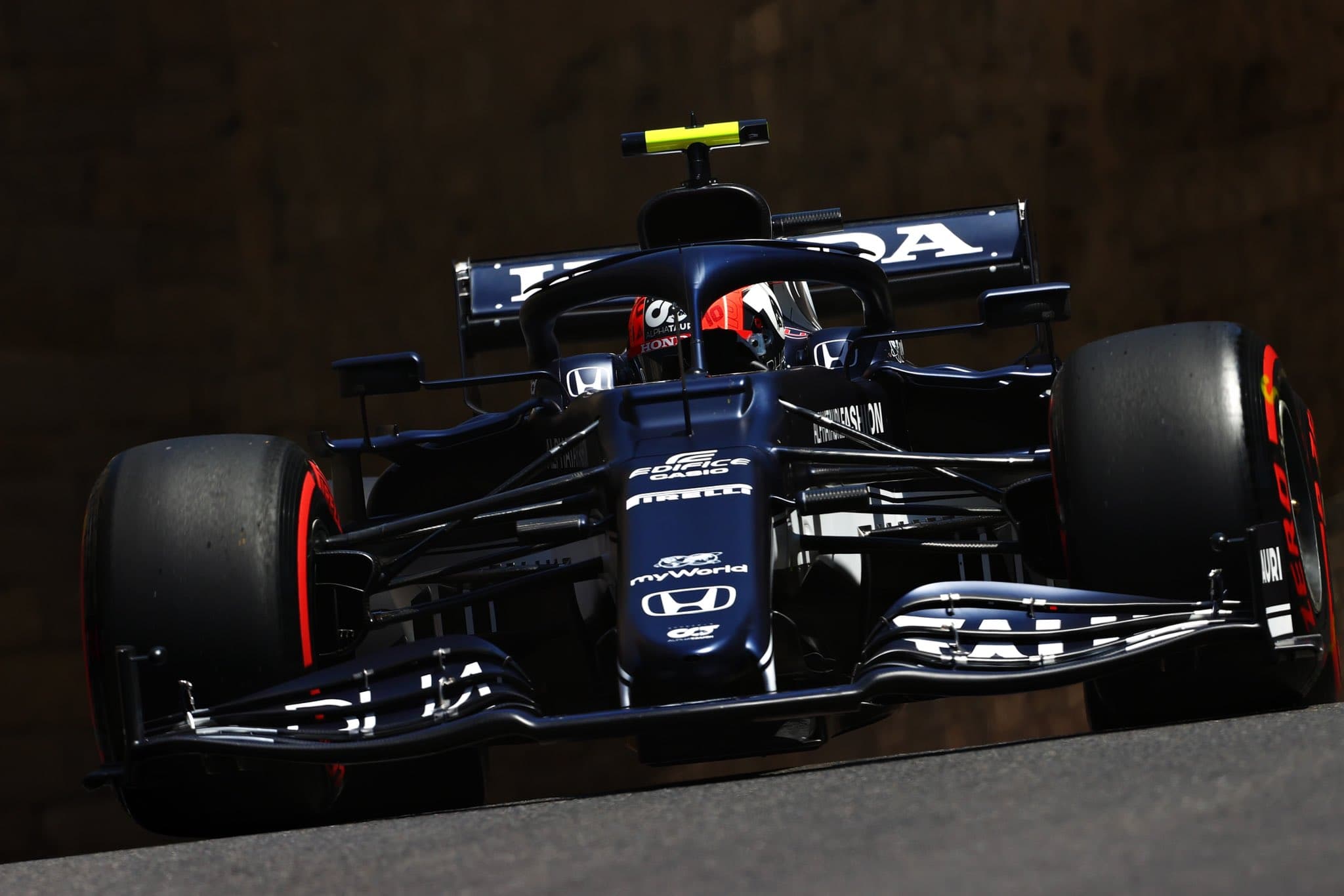 FP3: Gasly najszybszy, Max rozbity, a Mercedes zawodny
