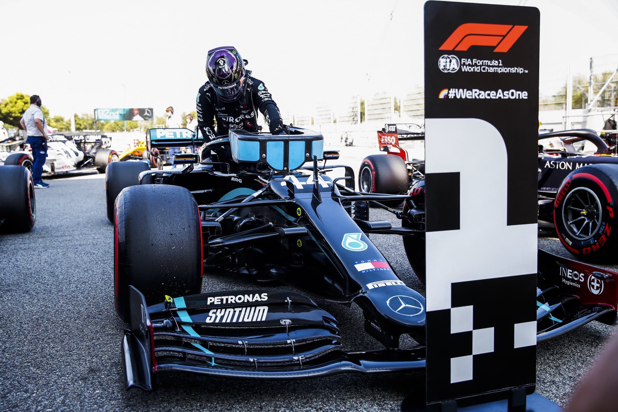 GP Hiszpanii: Pewne zwycięstwo Lewisa Hamiltona