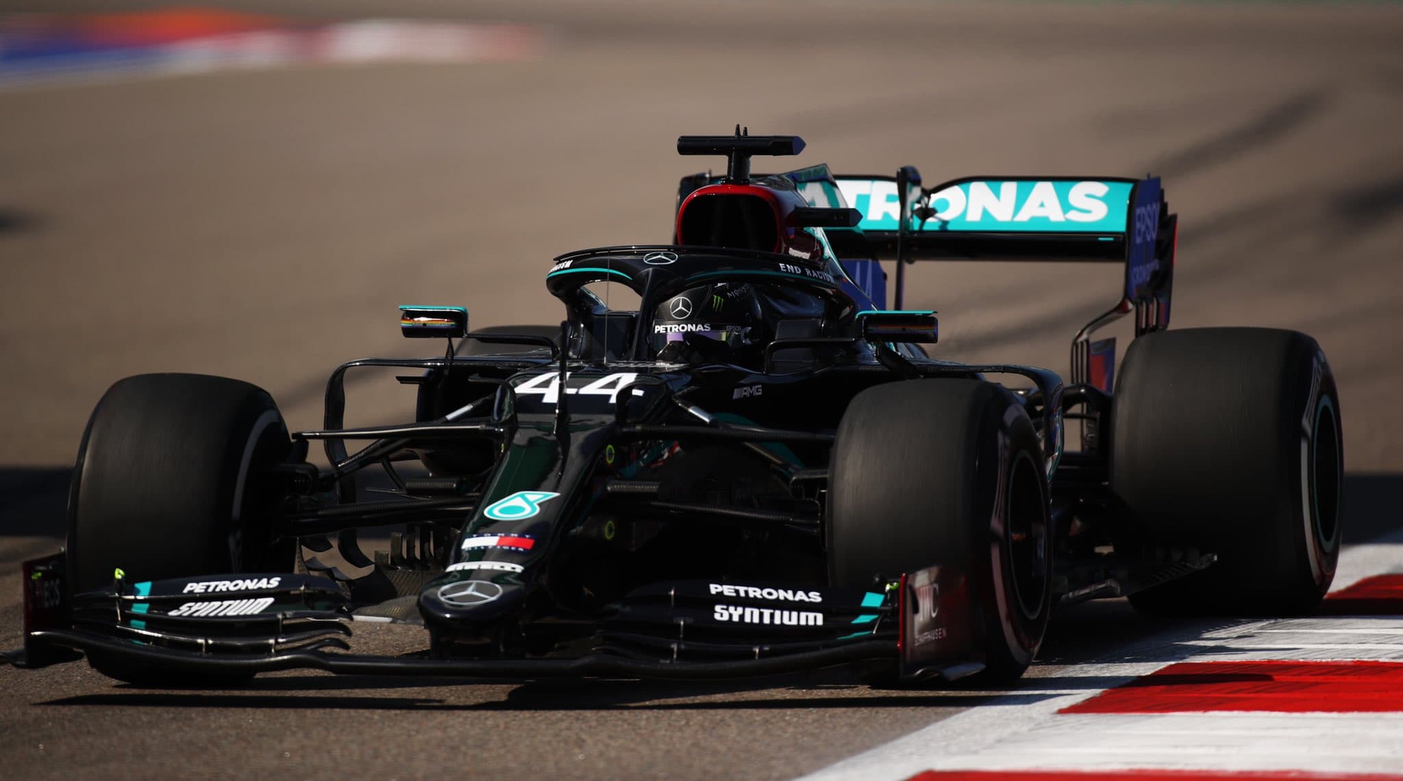 Kwalifikacje GP Rosji: Get in there, Lewis!