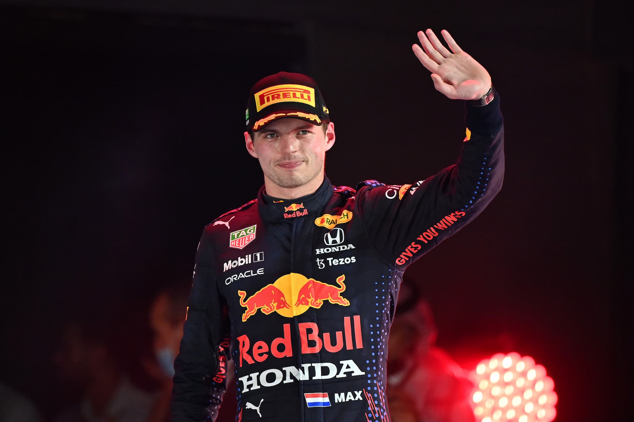 Verstappen ukarany za zwolnienie   przed Hamiltonem!