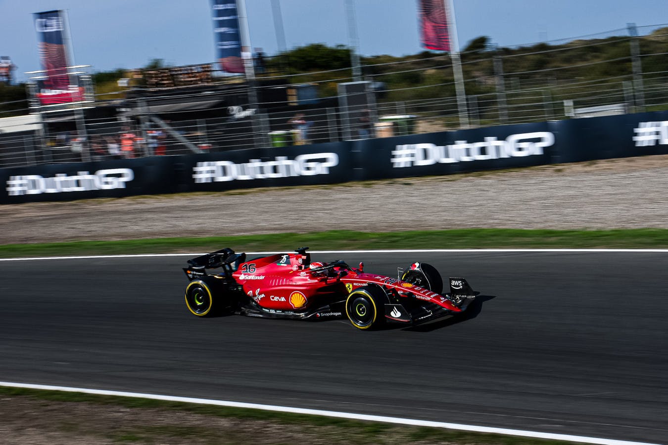 FP3: Leclerc najszybszy, Red Bull odrobił część strat