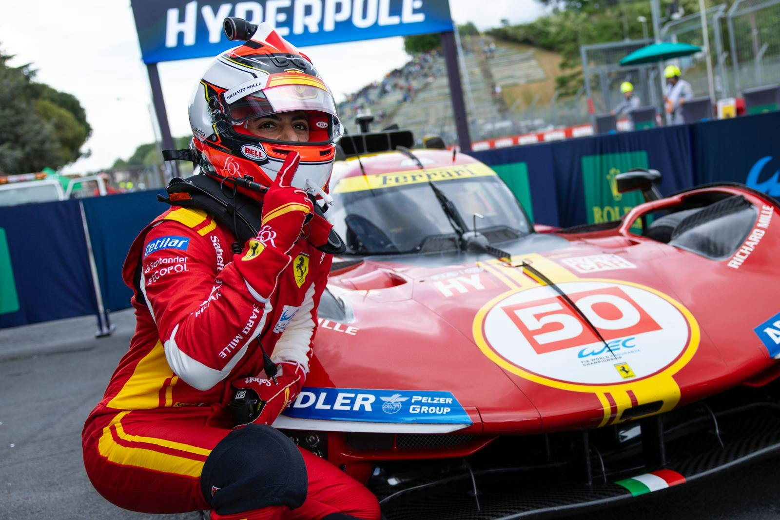 Ferrari dominuje na Imoli, pełen nadziei Shwartzman i strustrowana Toyota